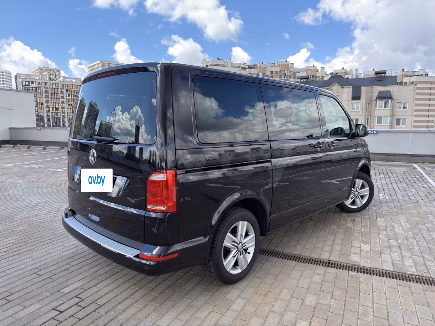 Volkswagen Multivan фото 3
