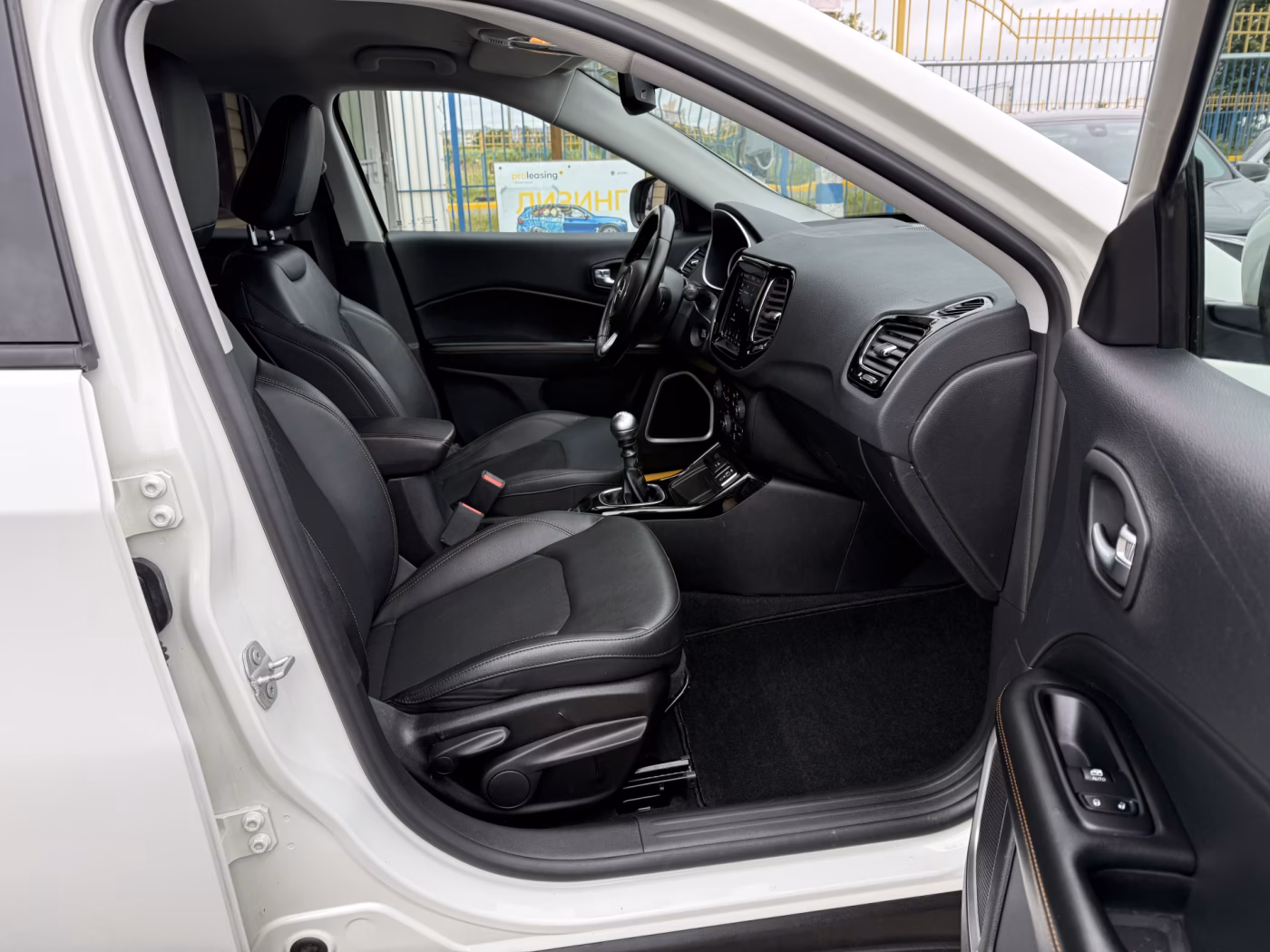 Jeep Compass фото 14