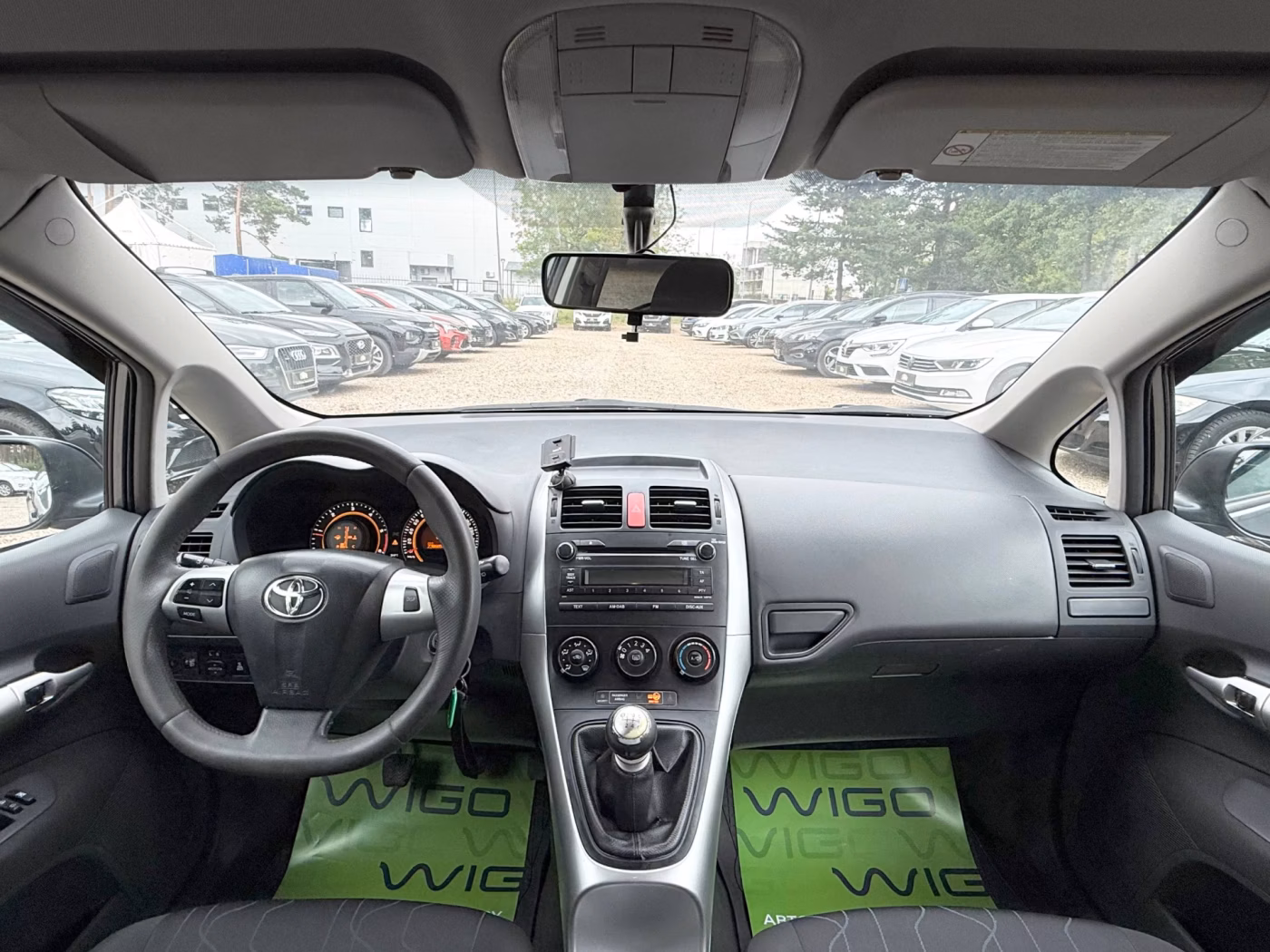 Toyota Auris фото 10