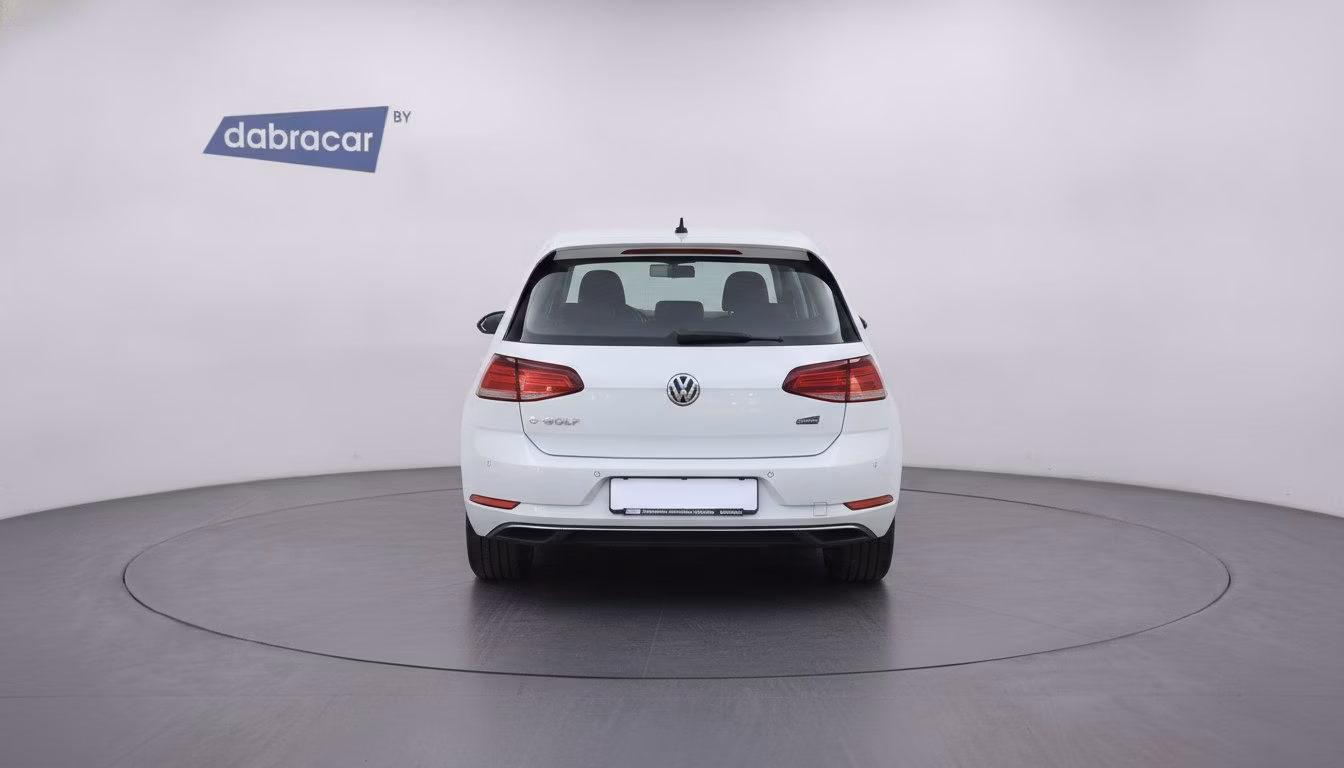 Volkswagen e-Golf фото 6