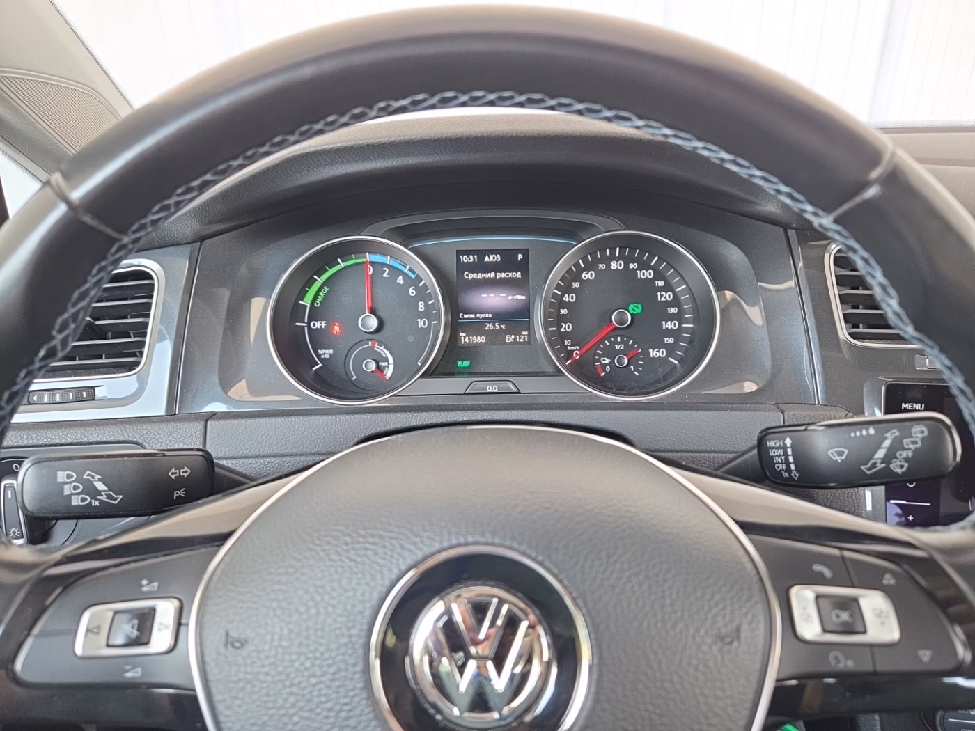Volkswagen e-Golf фото 16