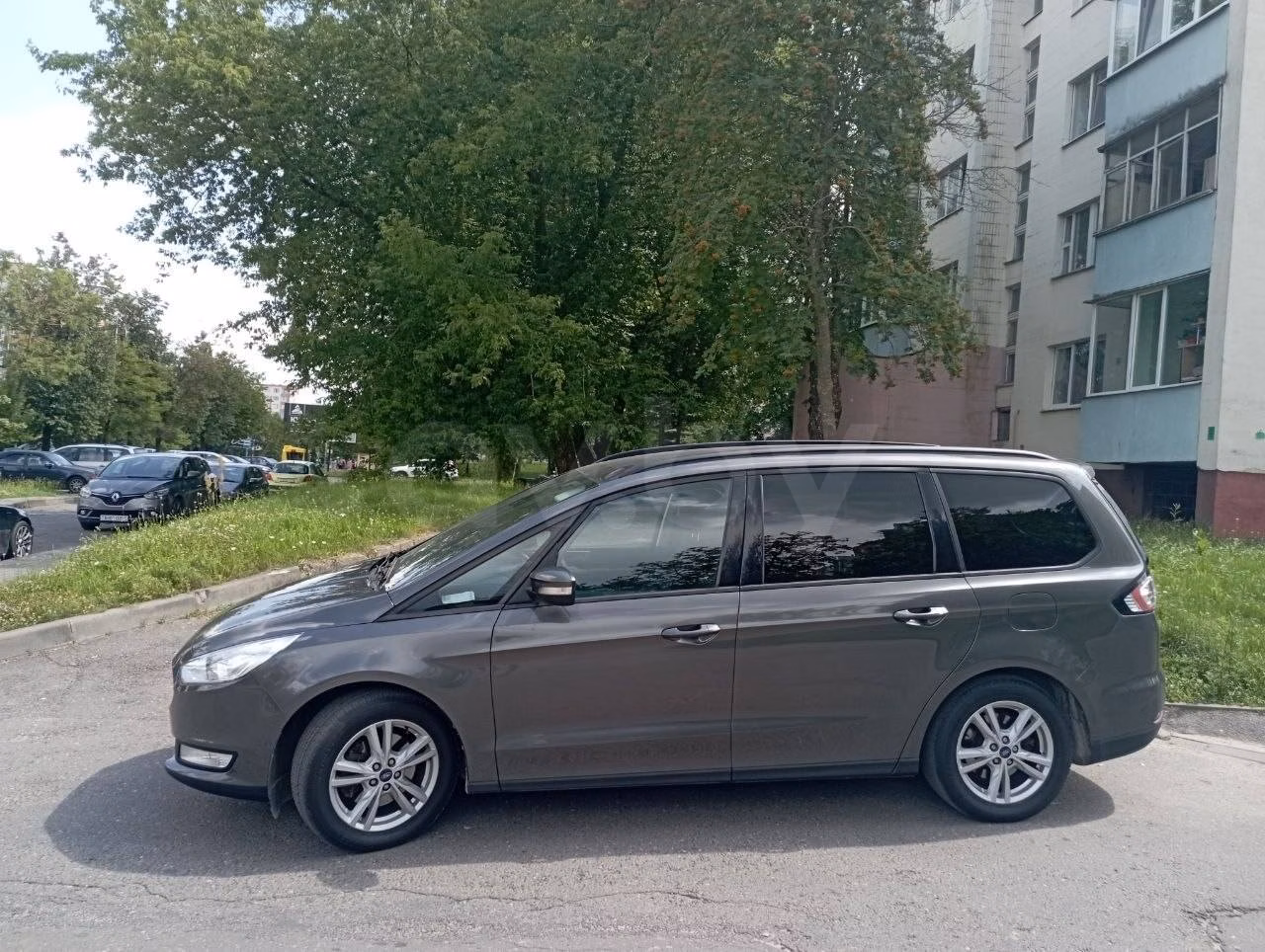 Ford Galaxy фото 6