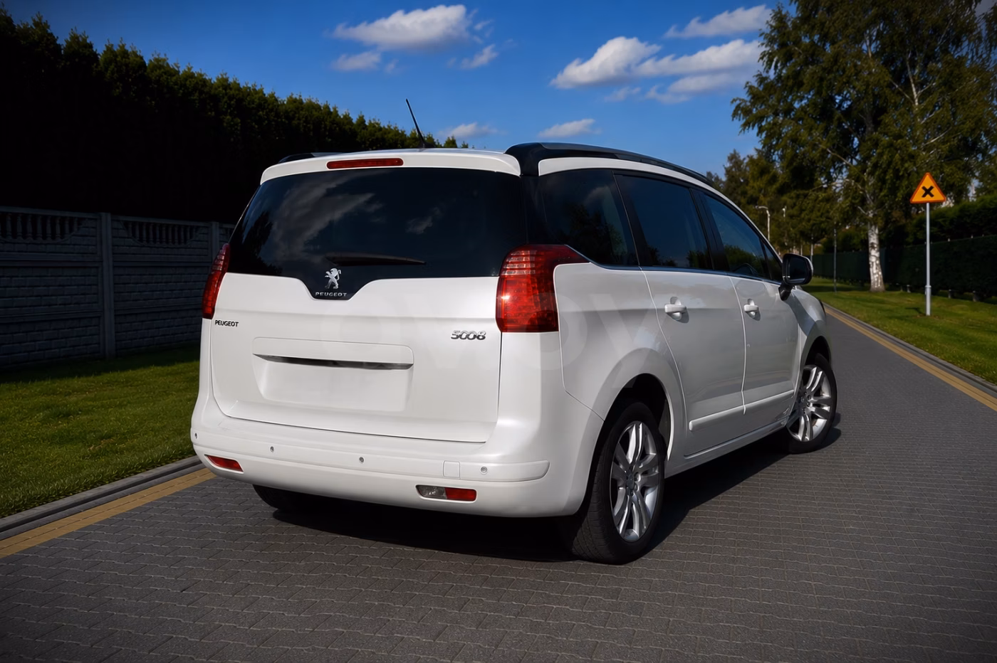 Peugeot 5008 фото 3
