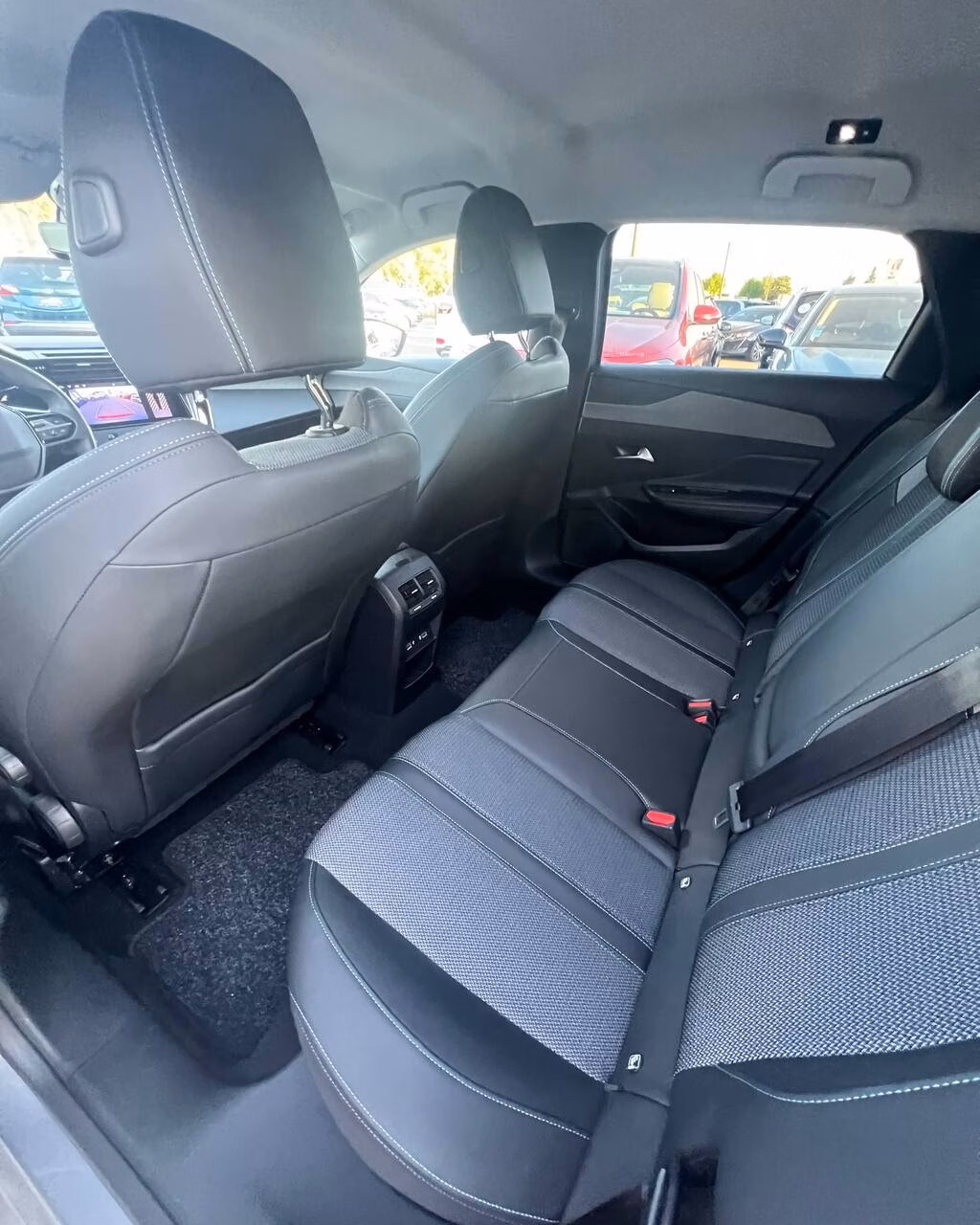 Peugeot 308 фото 11