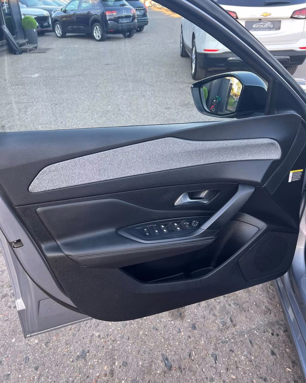 Peugeot 308 фото 12