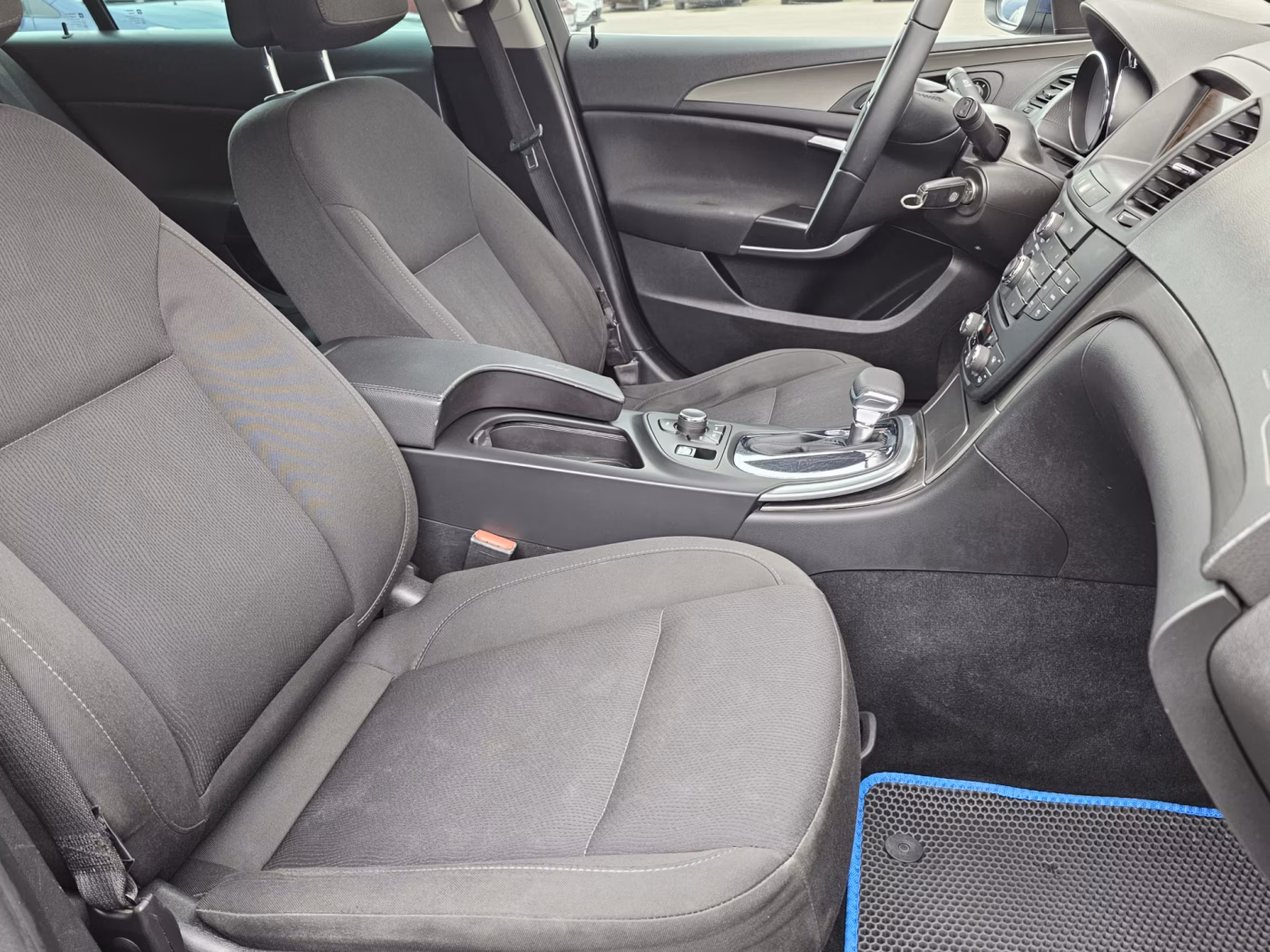 Opel Insignia фото 15