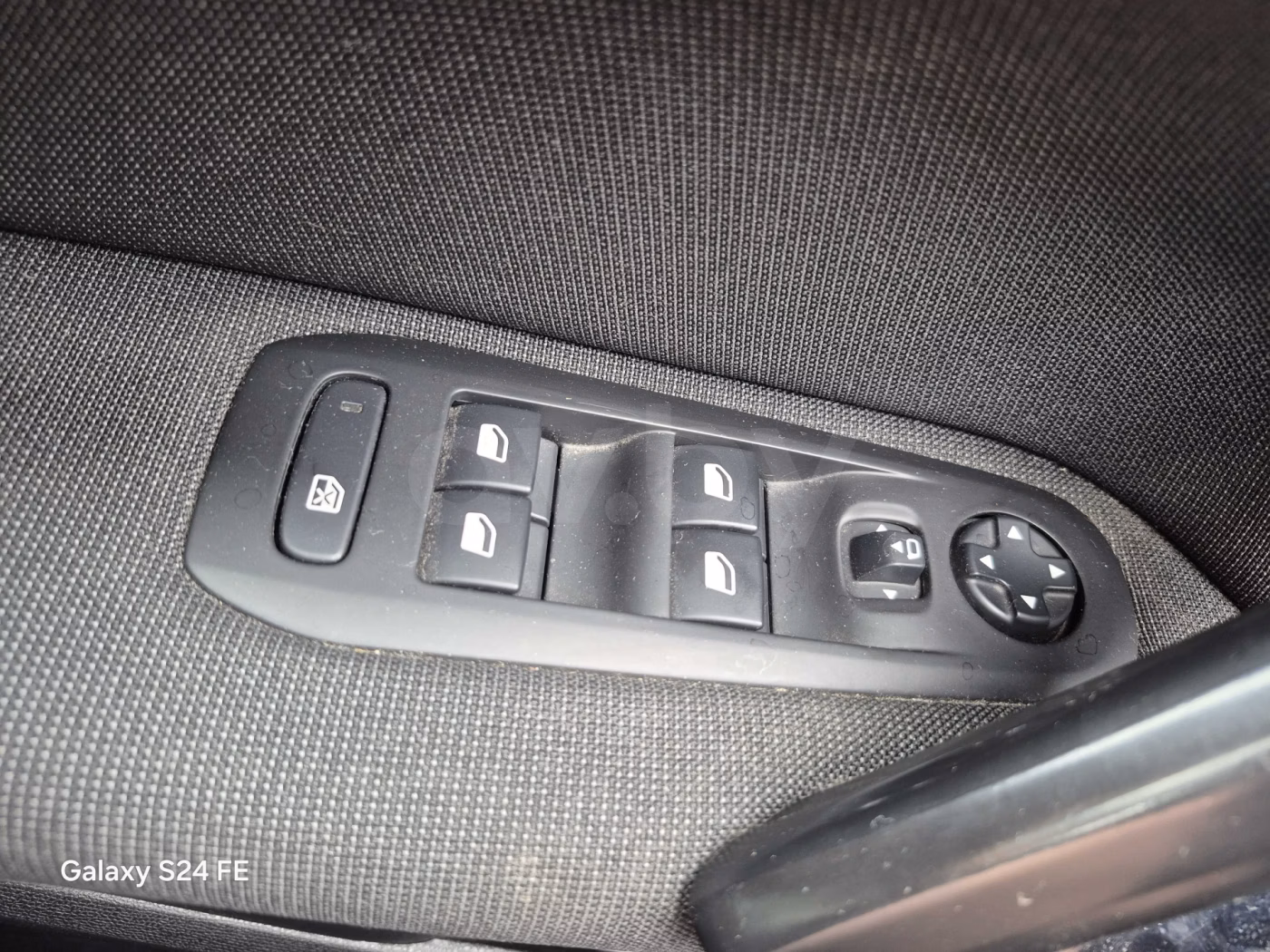 Peugeot 308 фото 12