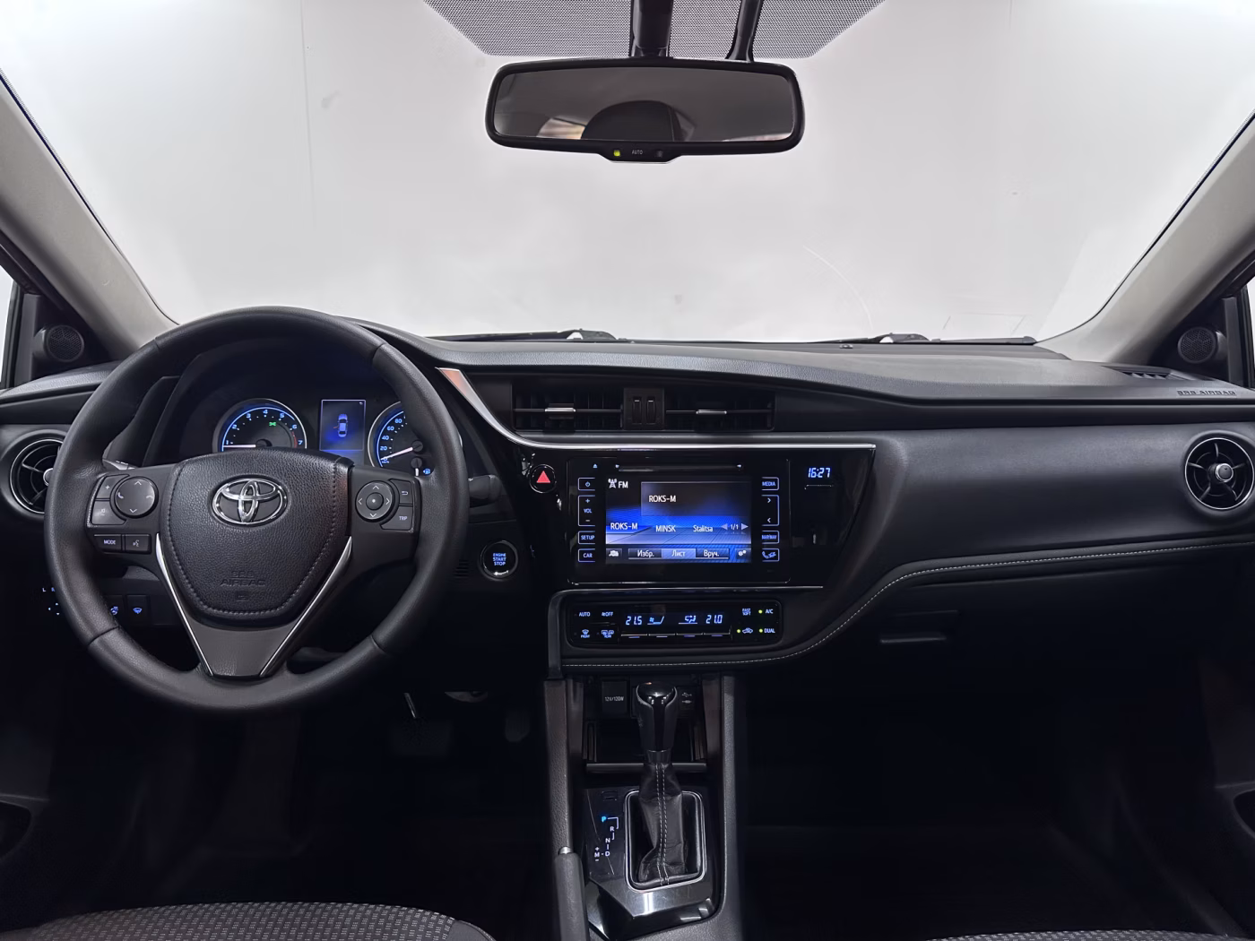 Toyota Corolla фото 11