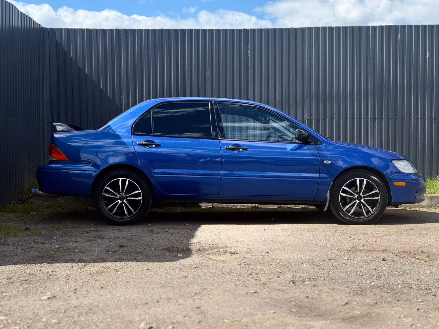 Mitsubishi Lancer фото 4