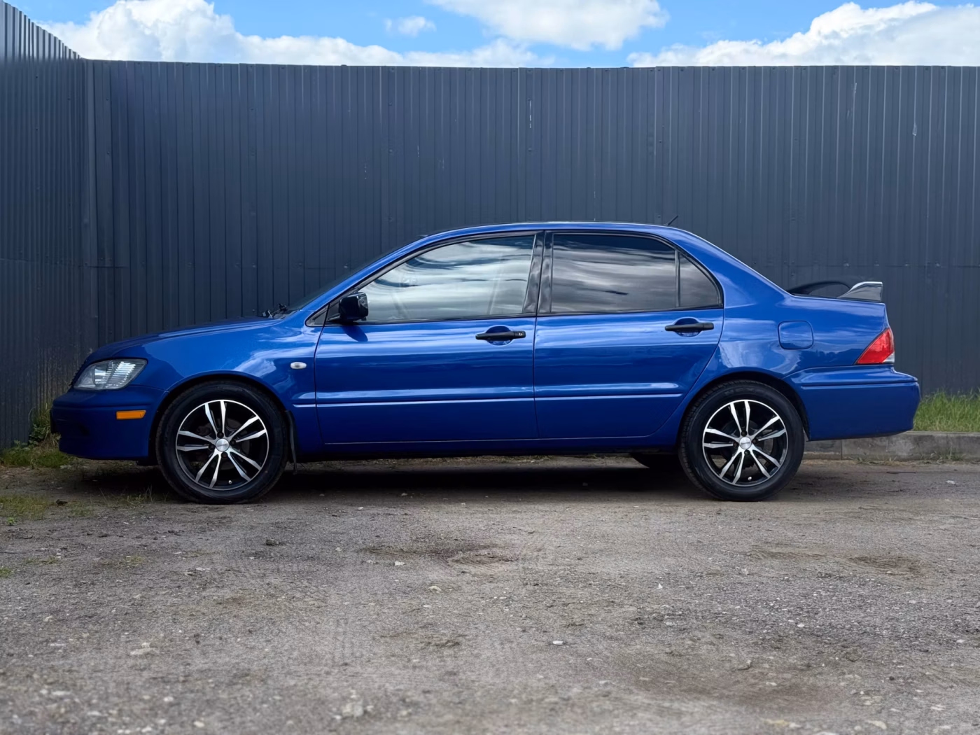 Mitsubishi Lancer фото 8