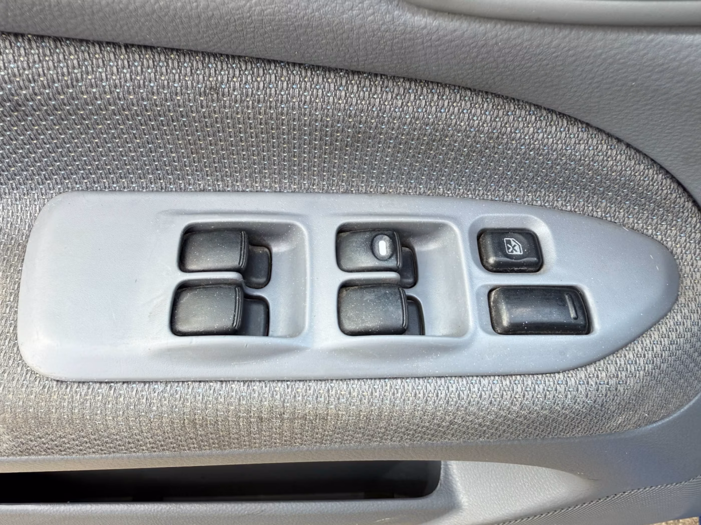 Mitsubishi Lancer фото 13