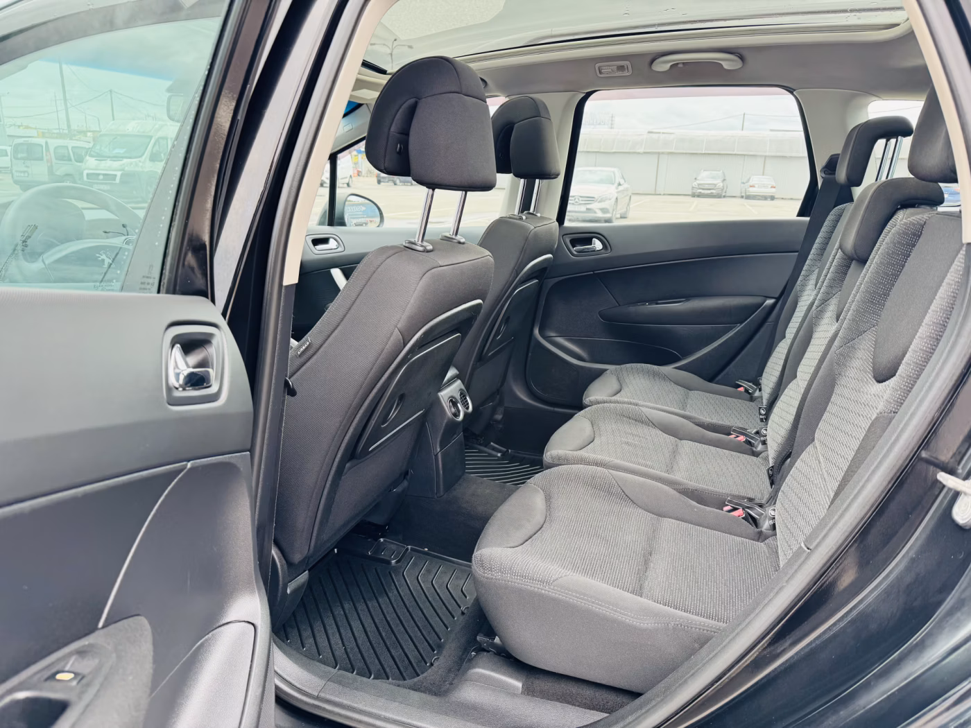 Peugeot 308 фото 6