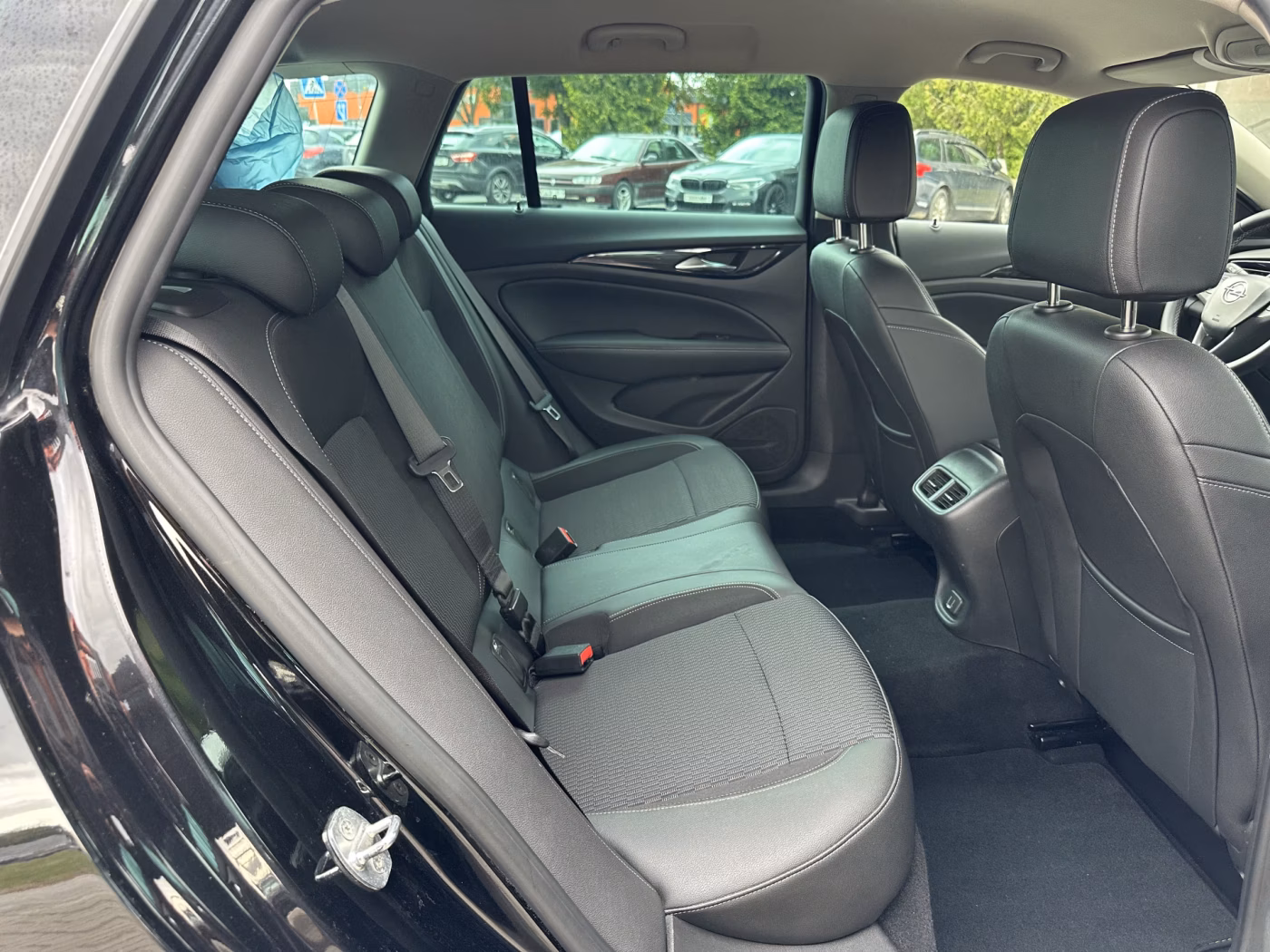 Opel Insignia фото 12