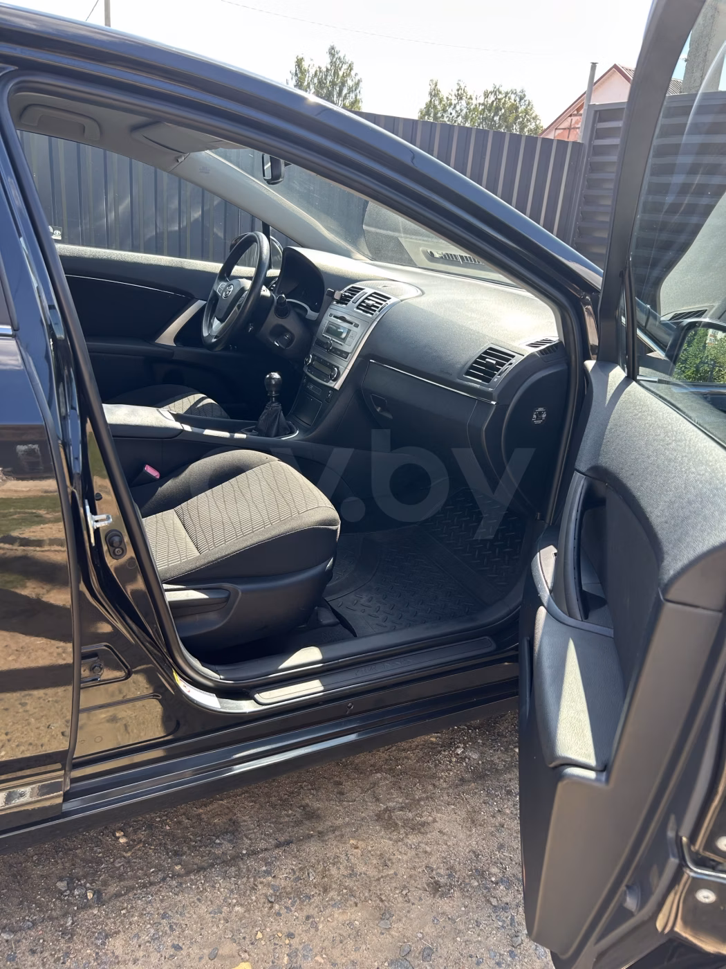 Toyota Avensis фото 15