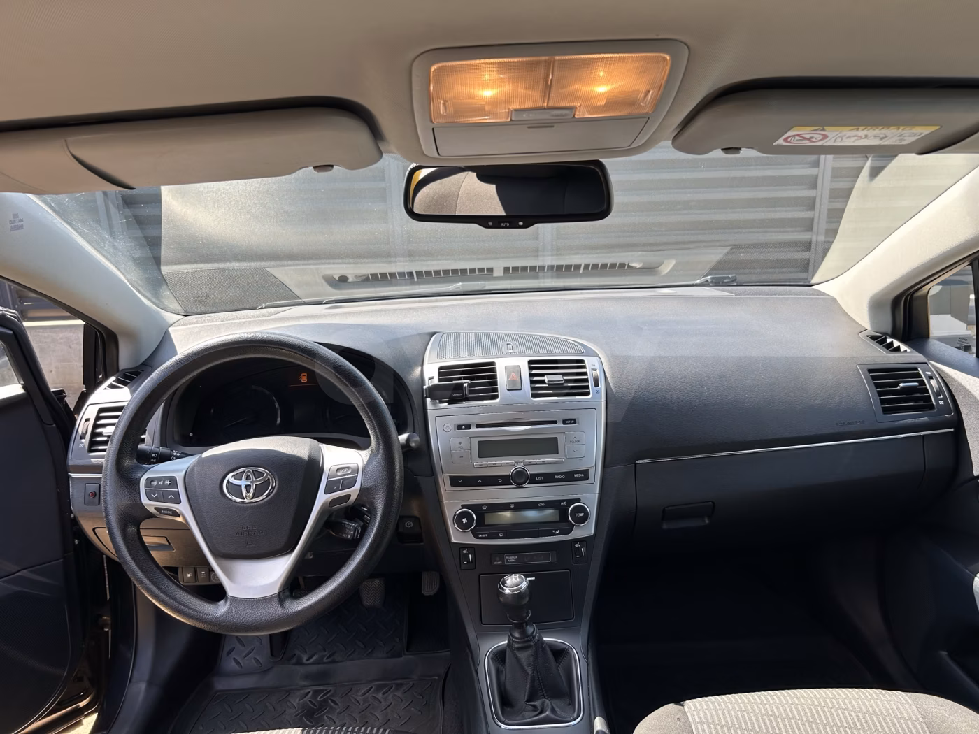 Toyota Avensis фото 17