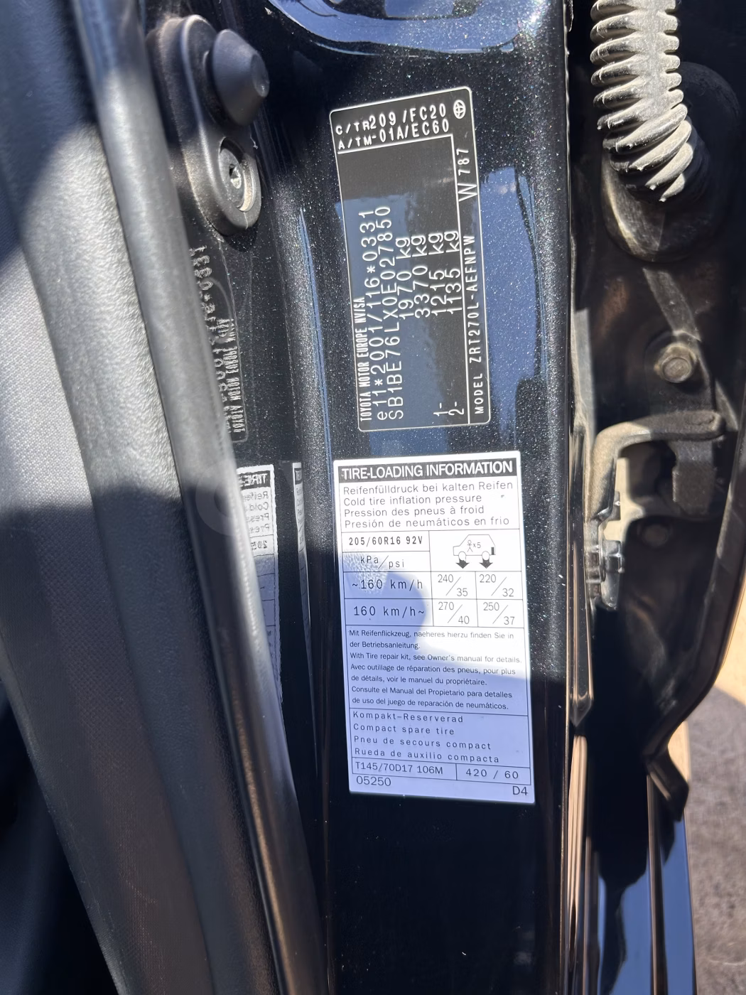 Toyota Avensis фото 21