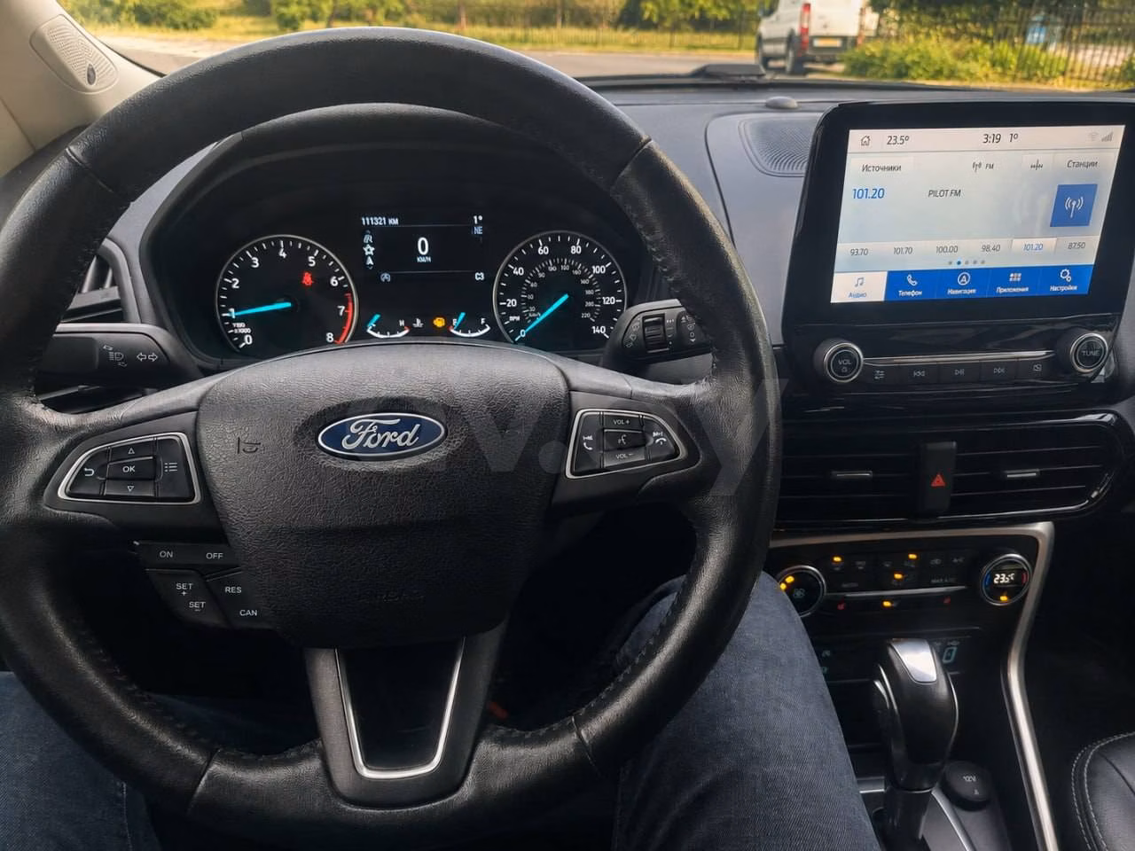 Ford EcoSport фото 6
