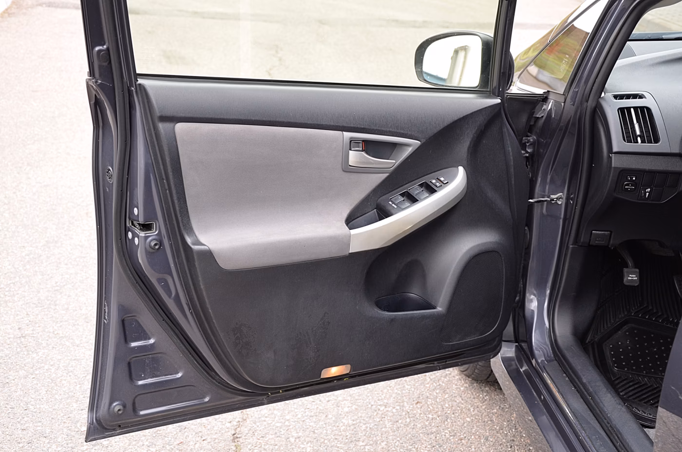 Toyota Prius фото 12