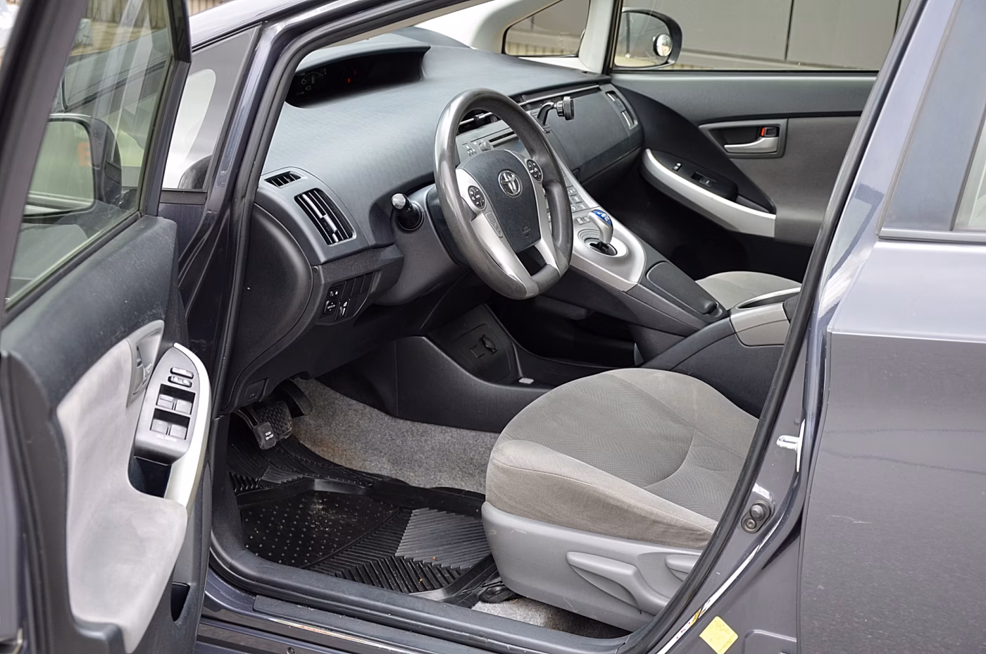 Toyota Prius фото 13