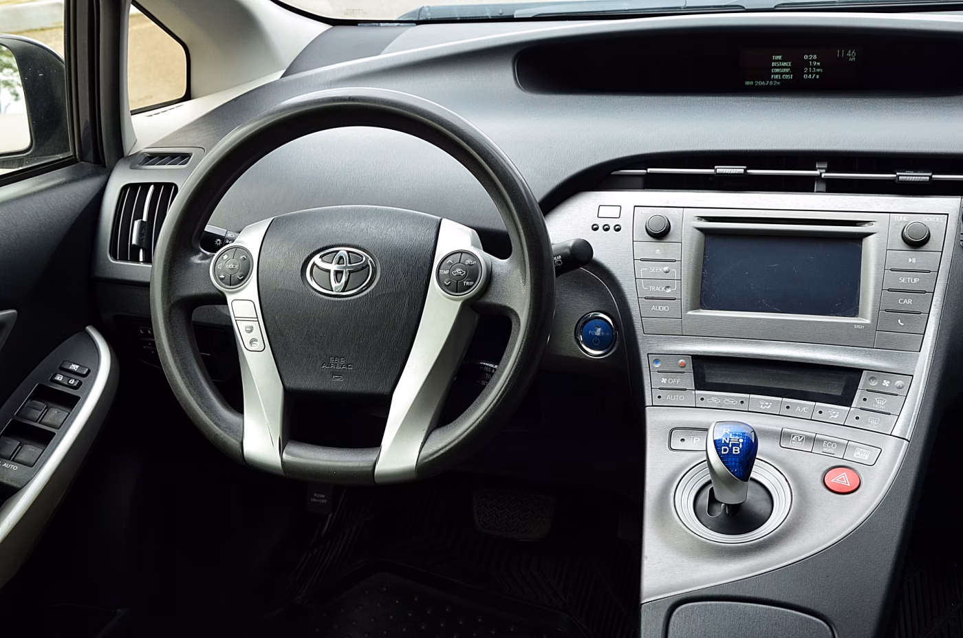 Toyota Prius фото 16