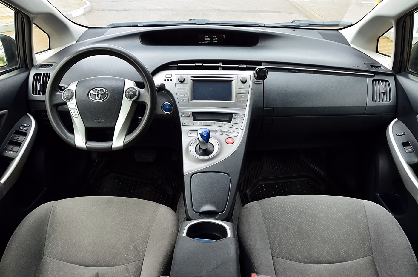 Toyota Prius фото 15