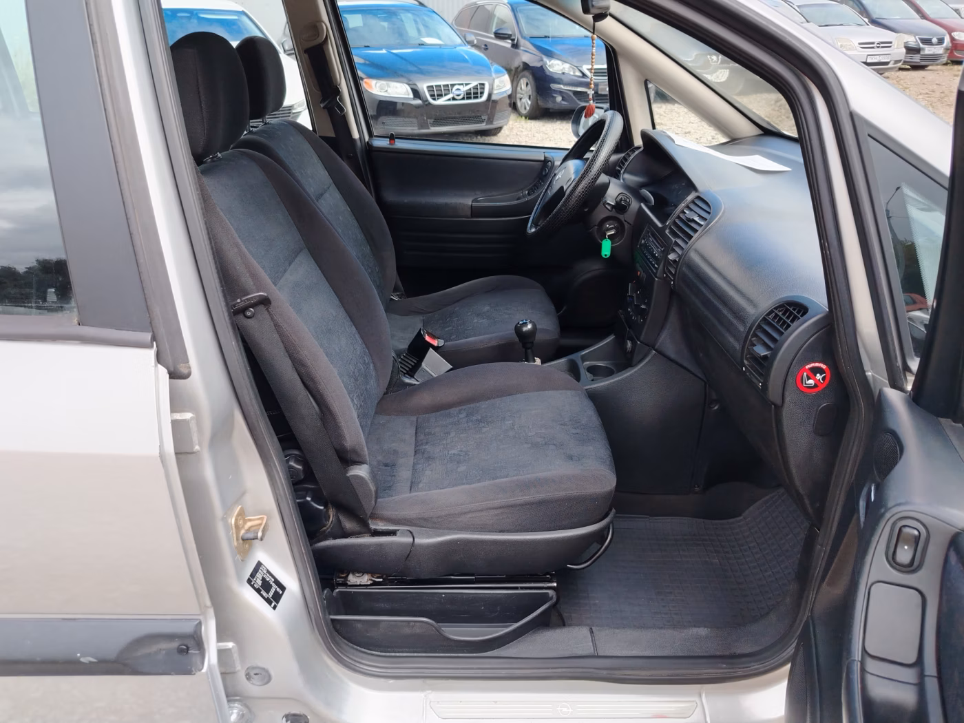 Opel Zafira фото 16