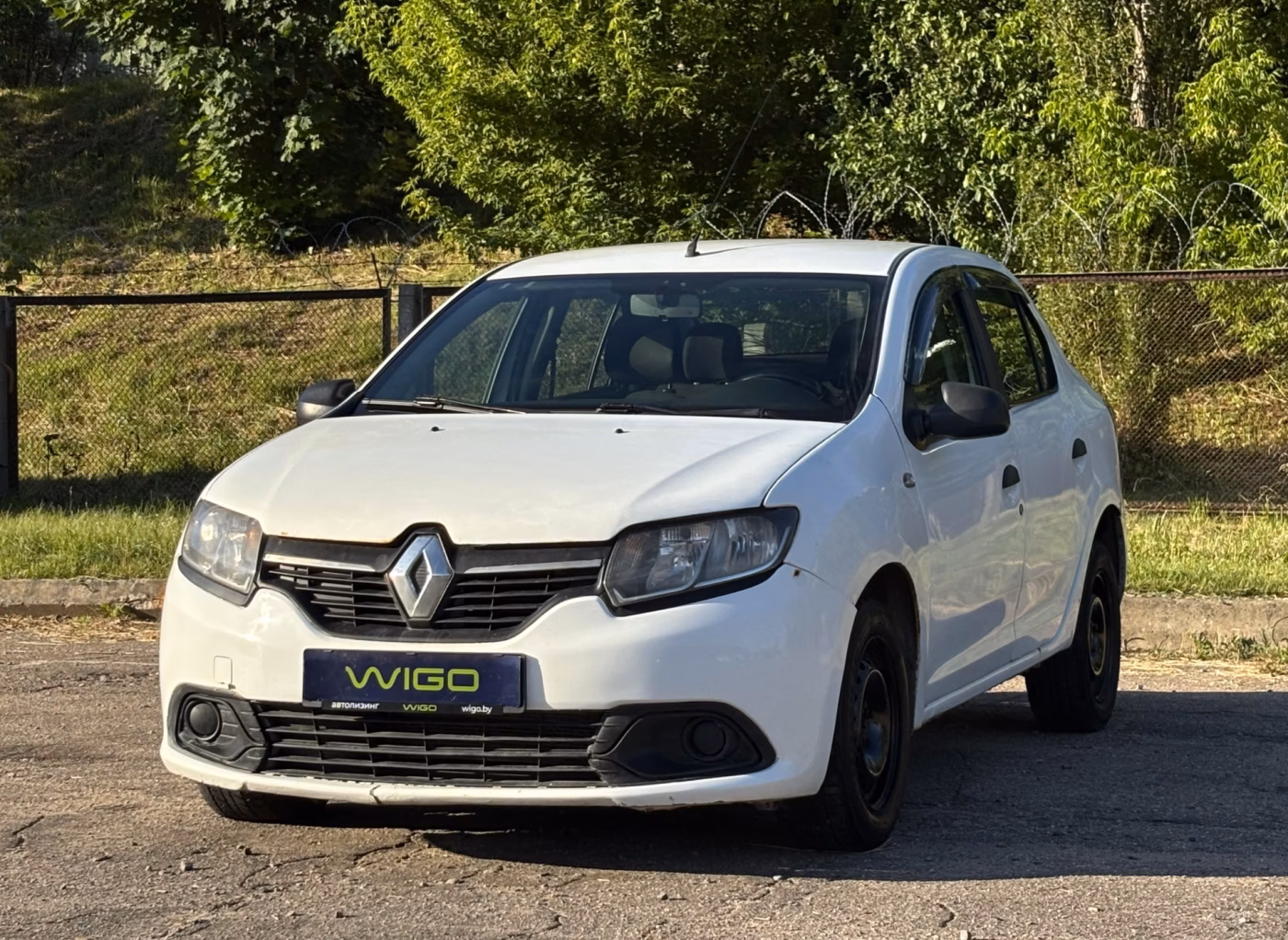 Renault Logan фото 4