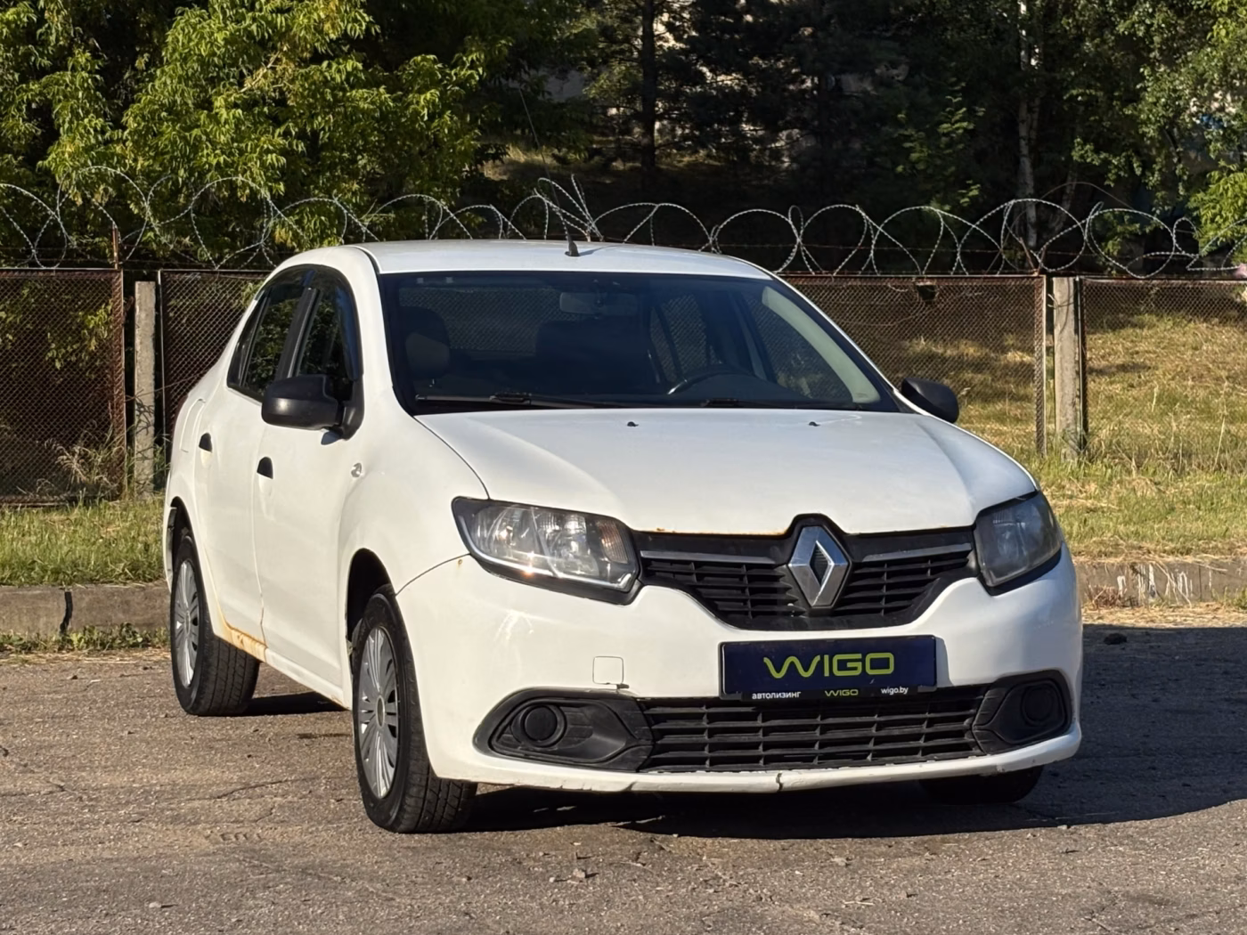 Renault Logan фото 2