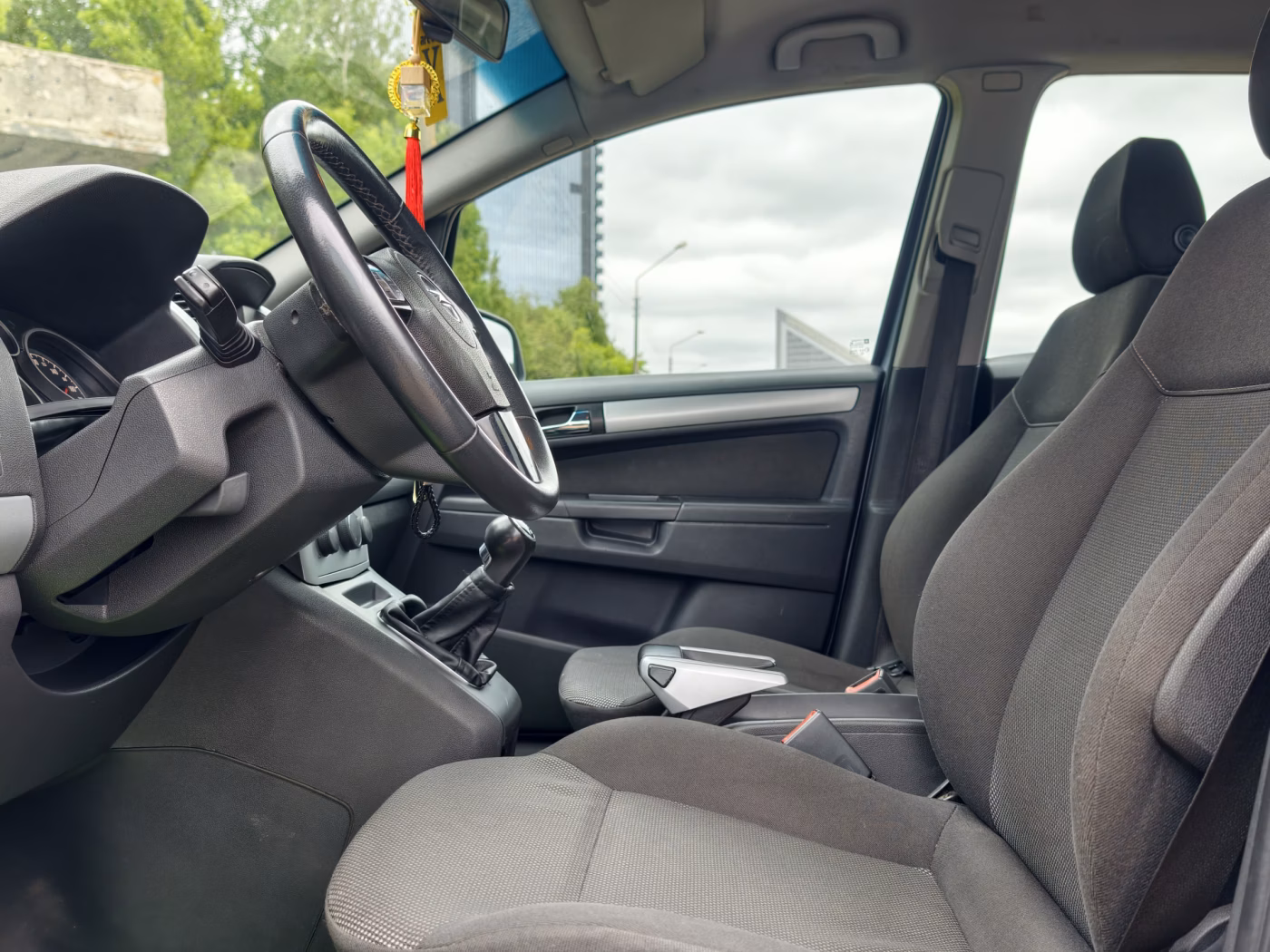 Opel Zafira фото 10