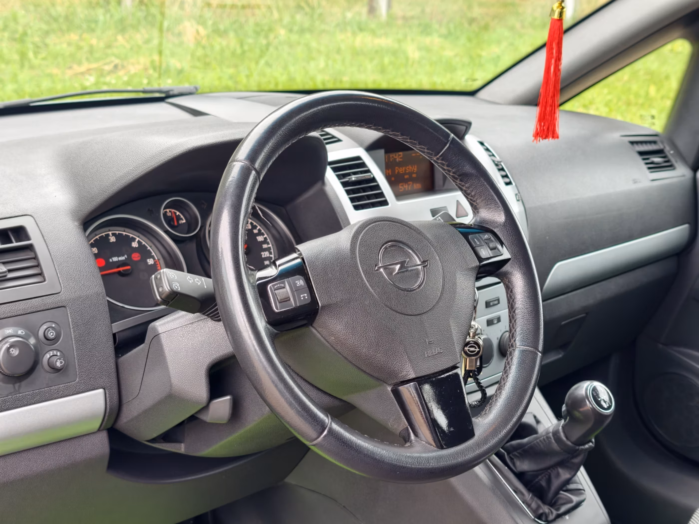 Opel Zafira фото 9