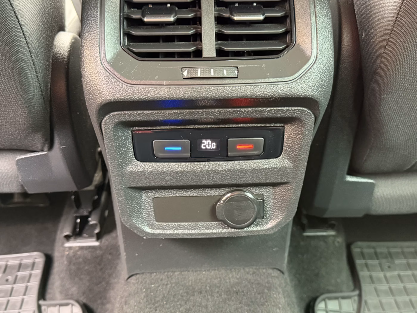 Volkswagen Tiguan фото 11