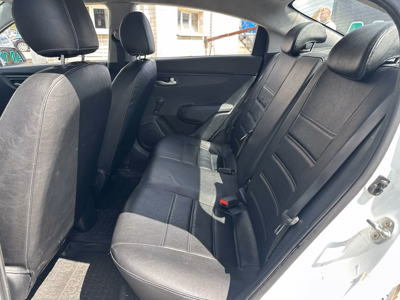 Kia Rio фото 15