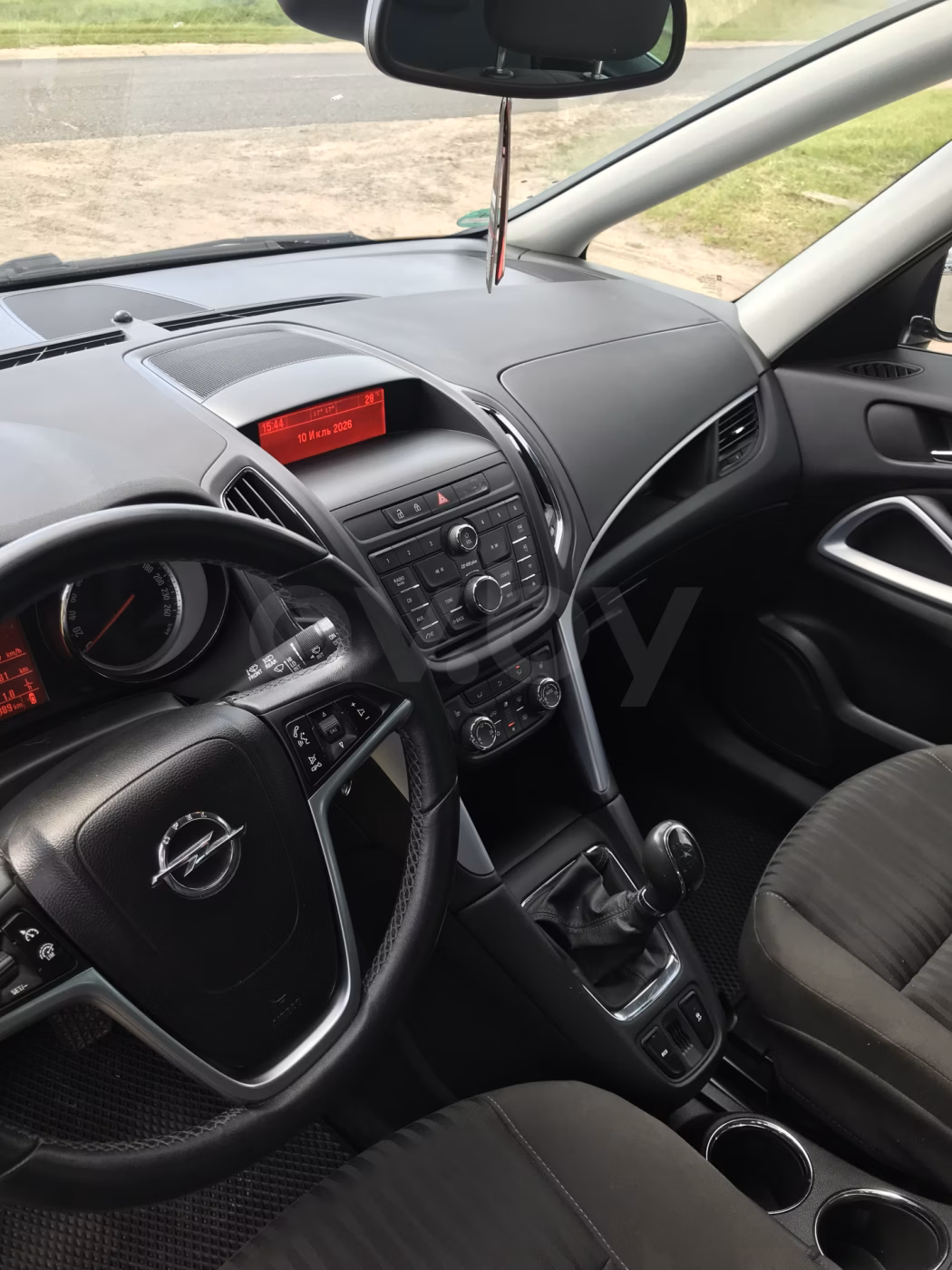 Opel Zafira фото 8