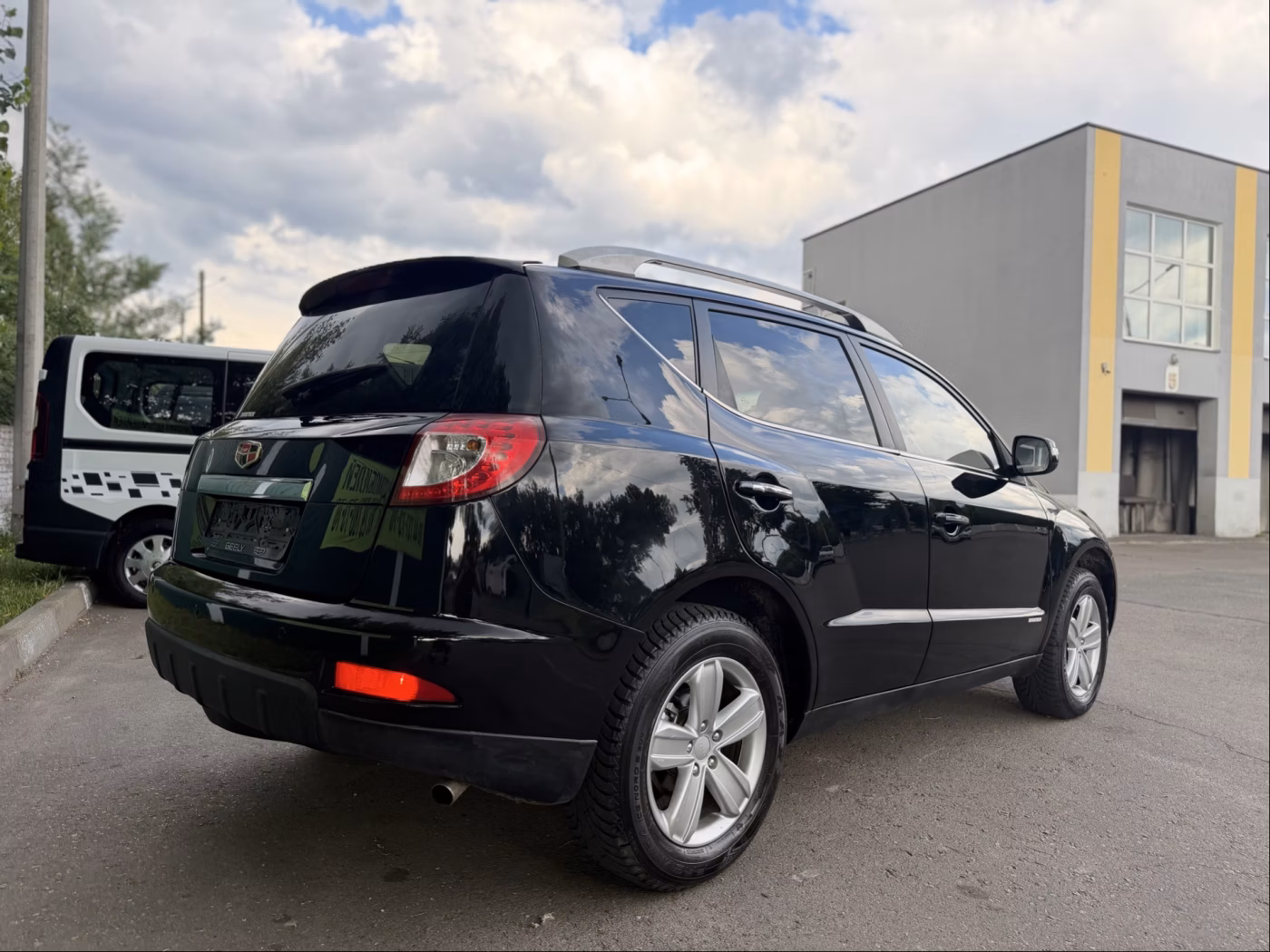 Geely Emgrand X7 фото 6