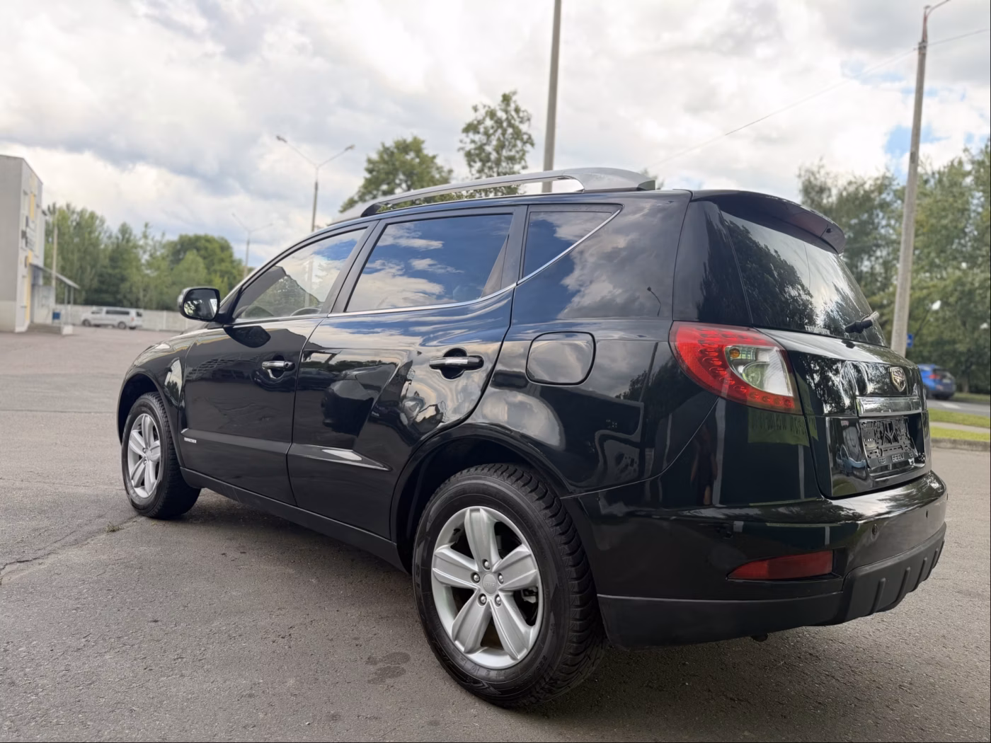 Geely Emgrand X7 фото 9