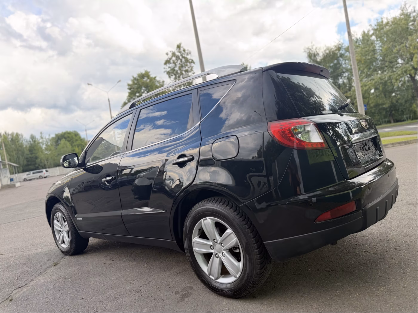 Geely Emgrand X7 фото 10