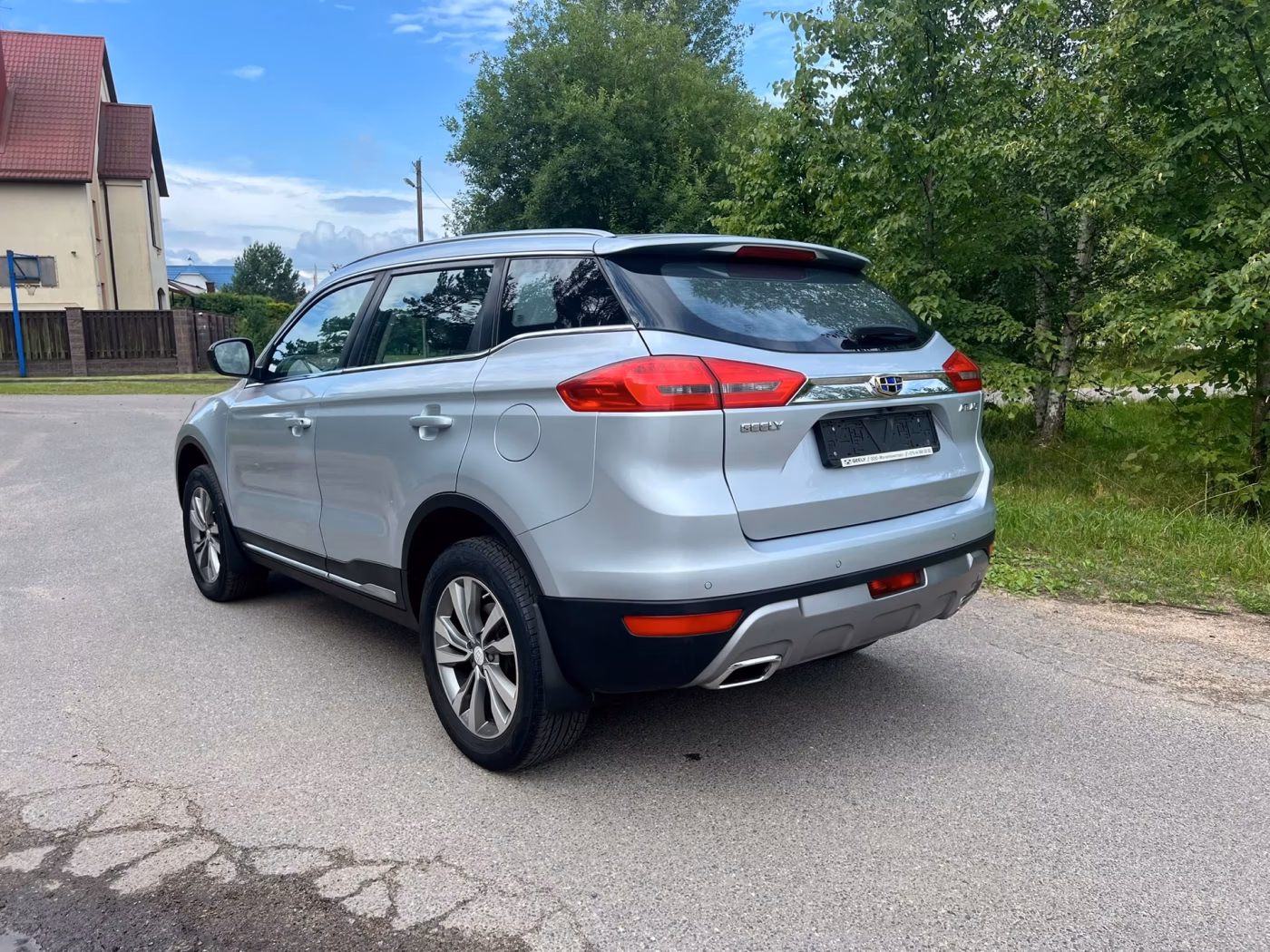 Geely Atlas фото 3