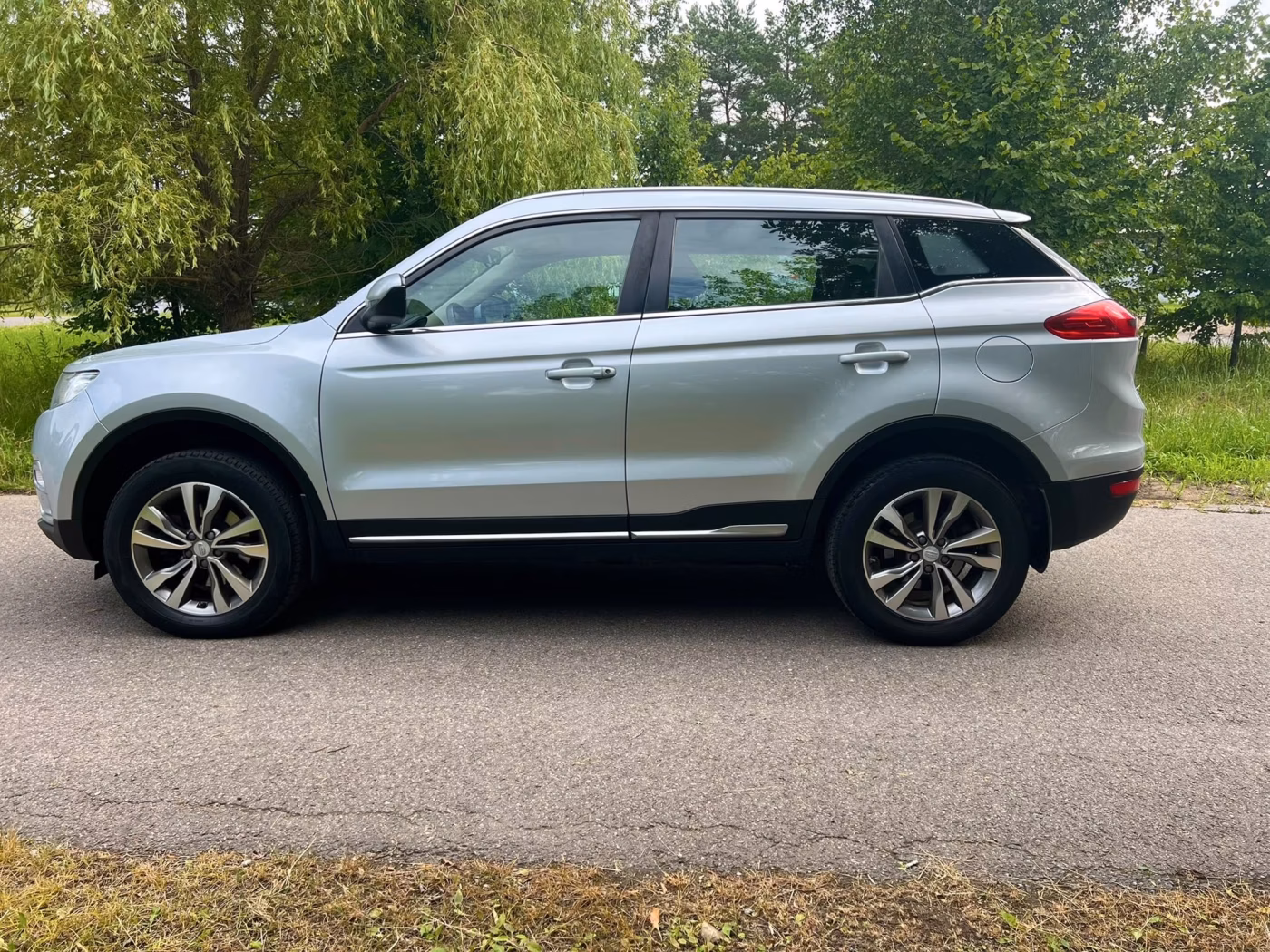 Geely Atlas фото 11
