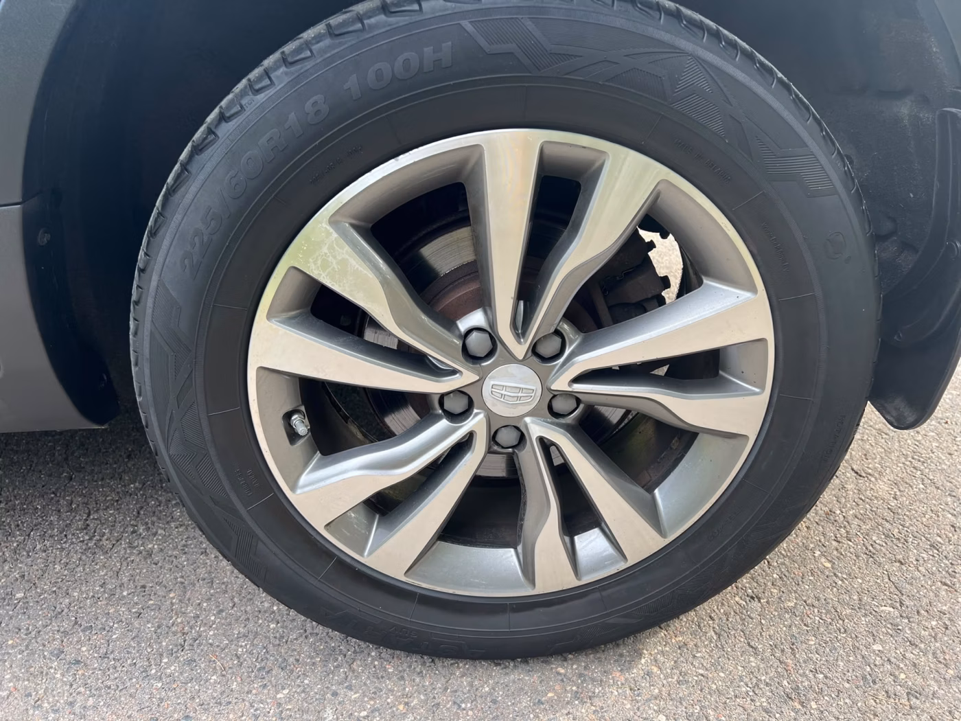 Geely Atlas фото 12