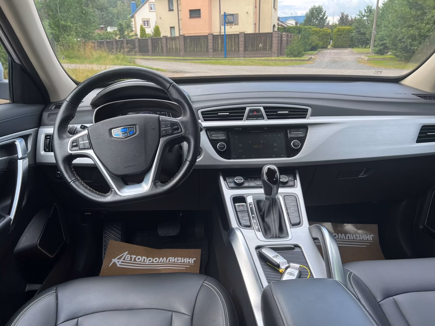 Geely Atlas фото 16