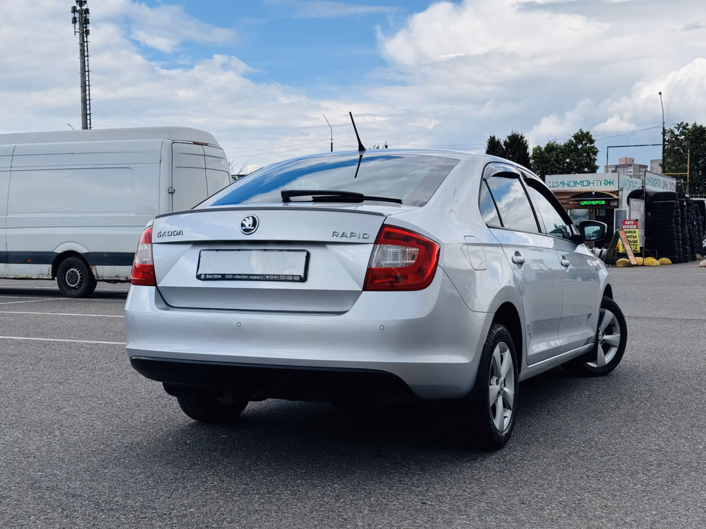 Skoda Rapid фото 2