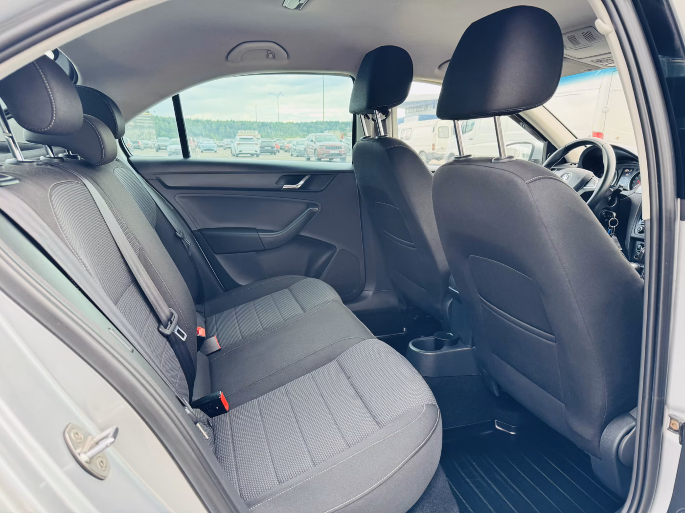 Skoda Rapid фото 7