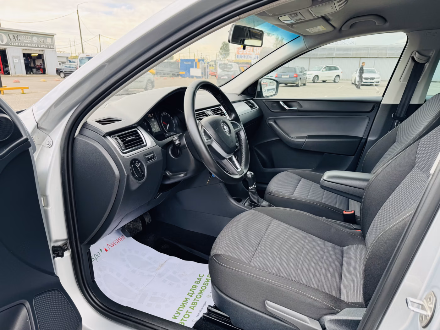Skoda Rapid фото 5