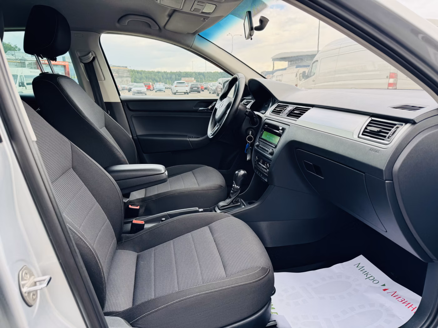 Skoda Rapid фото 8