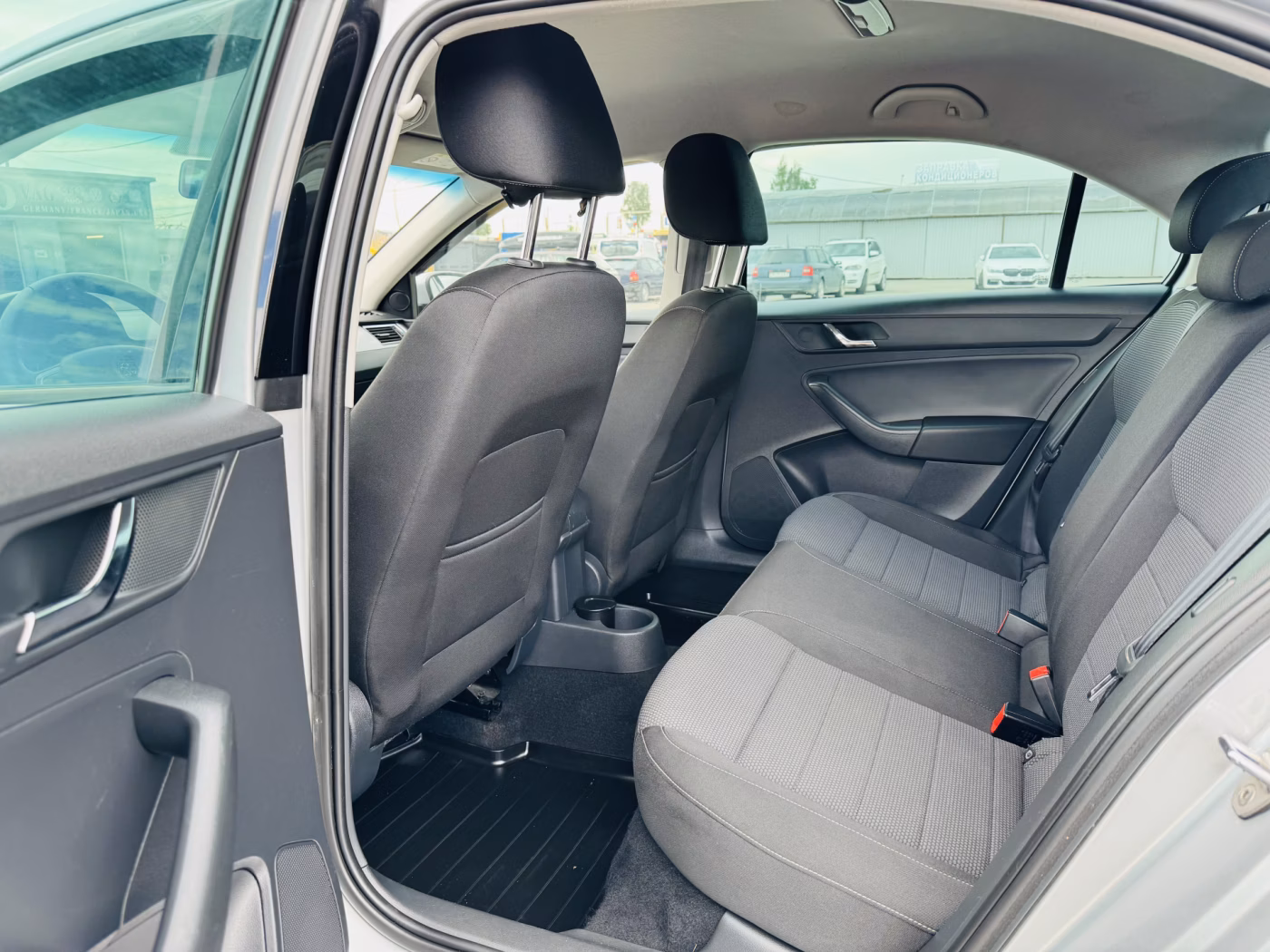 Skoda Rapid фото 6