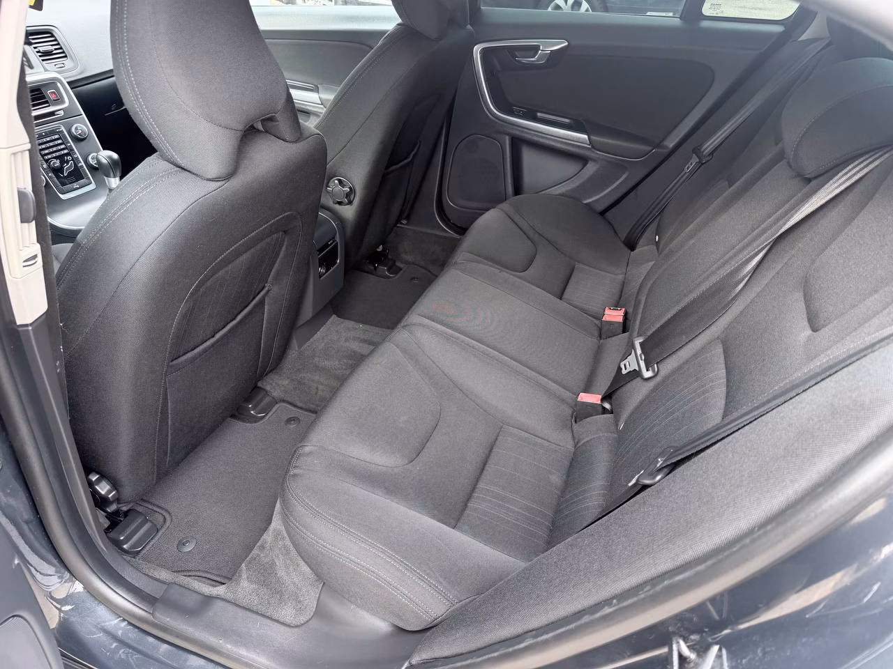 Volvo S60 фото 12