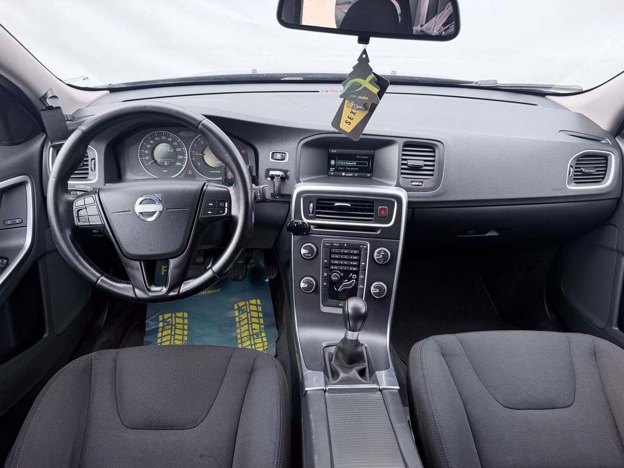 Volvo S60 фото 8