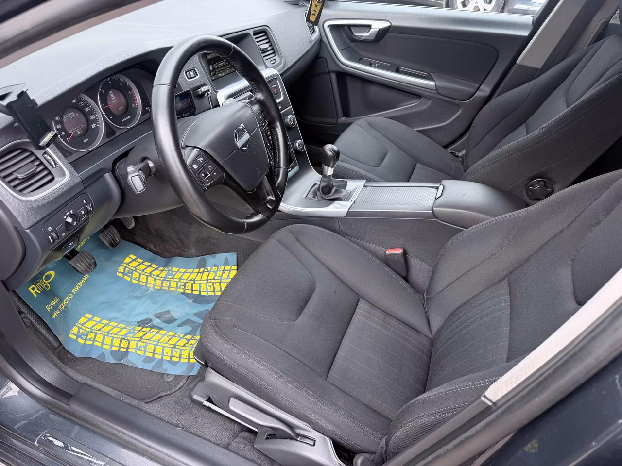 Volvo S60 фото 9