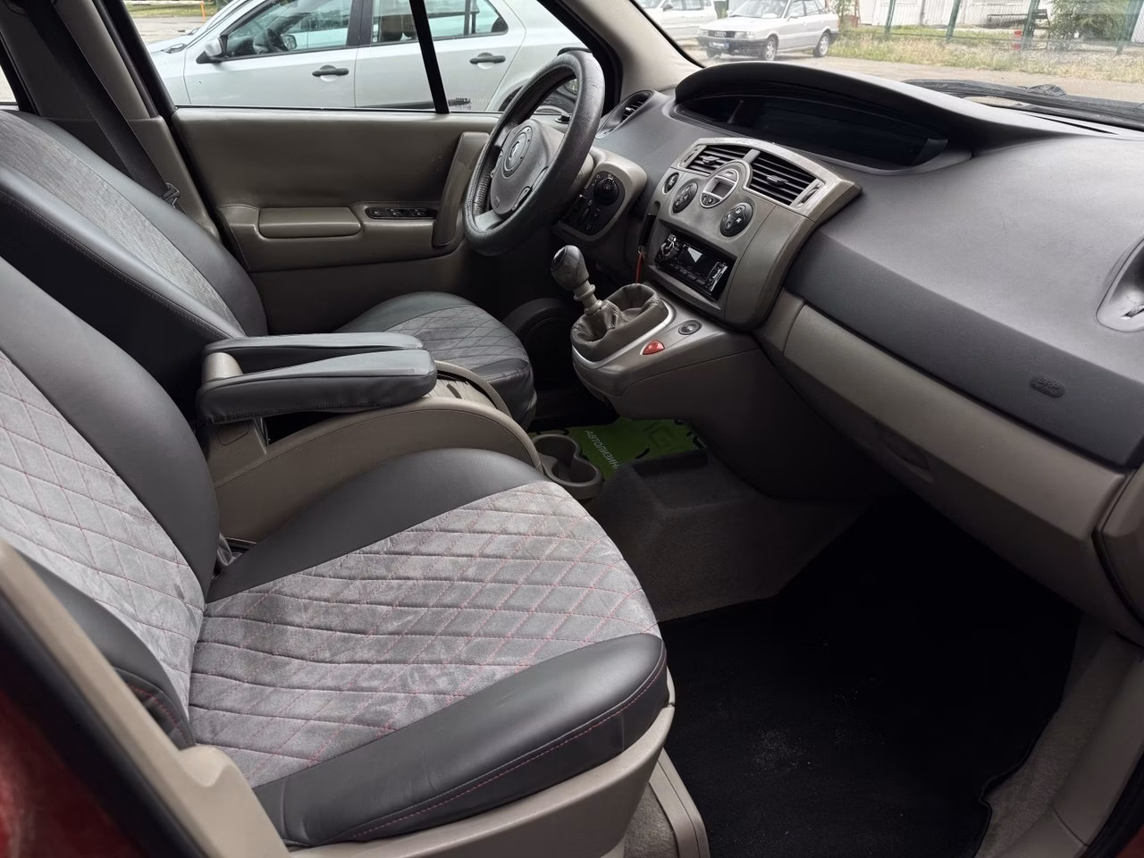 Renault Scenic фото 9