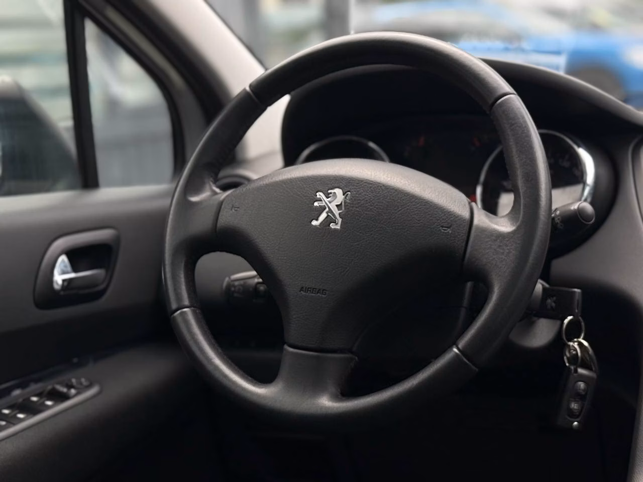 Peugeot 5008 фото 7